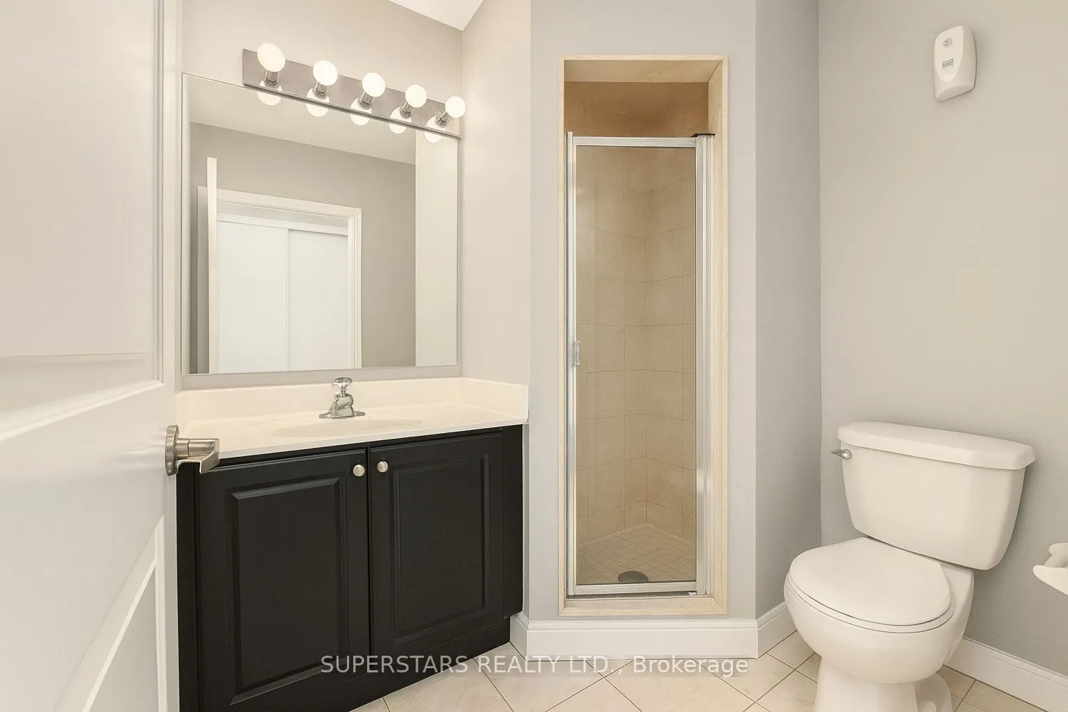 90 Absolute Avenue, #609