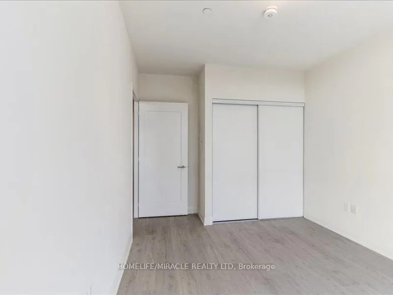 509 Dundas Street W, #224