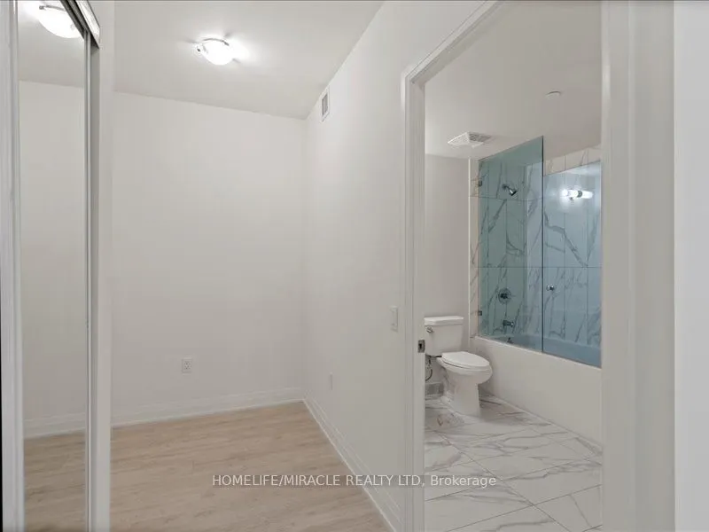 509 Dundas Street W, #224