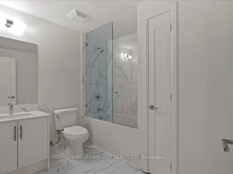 509 Dundas Street W, #224
