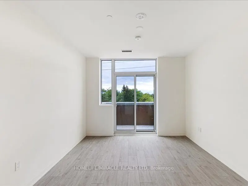 509 Dundas Street W, #224