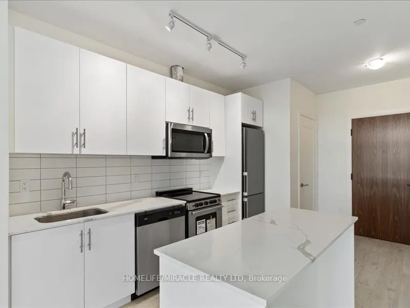509 Dundas Street W, #224