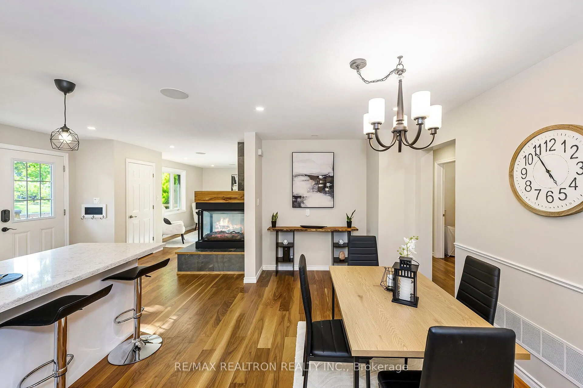 5472 Randolph Crescent
