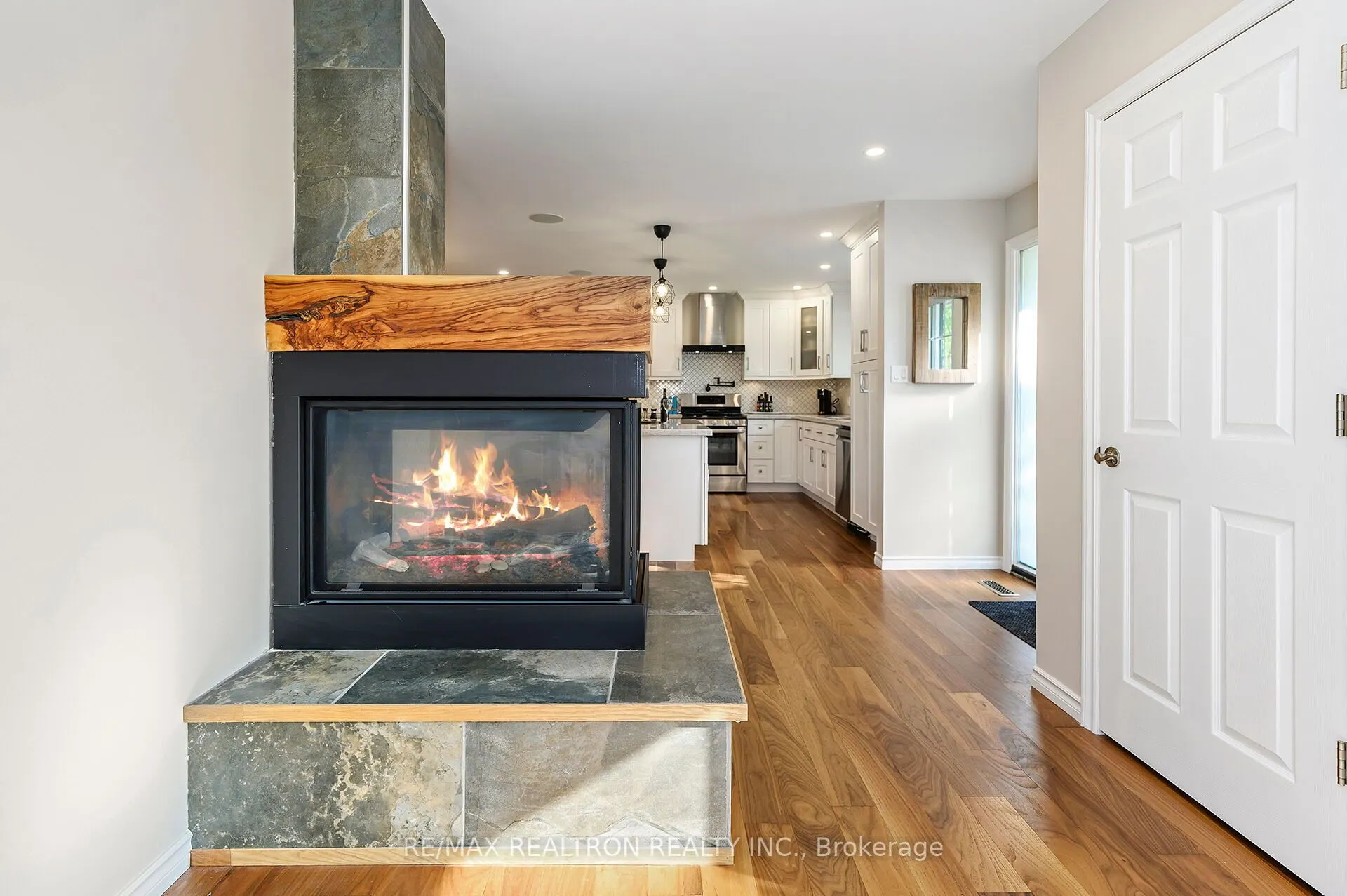 5472 Randolph Crescent