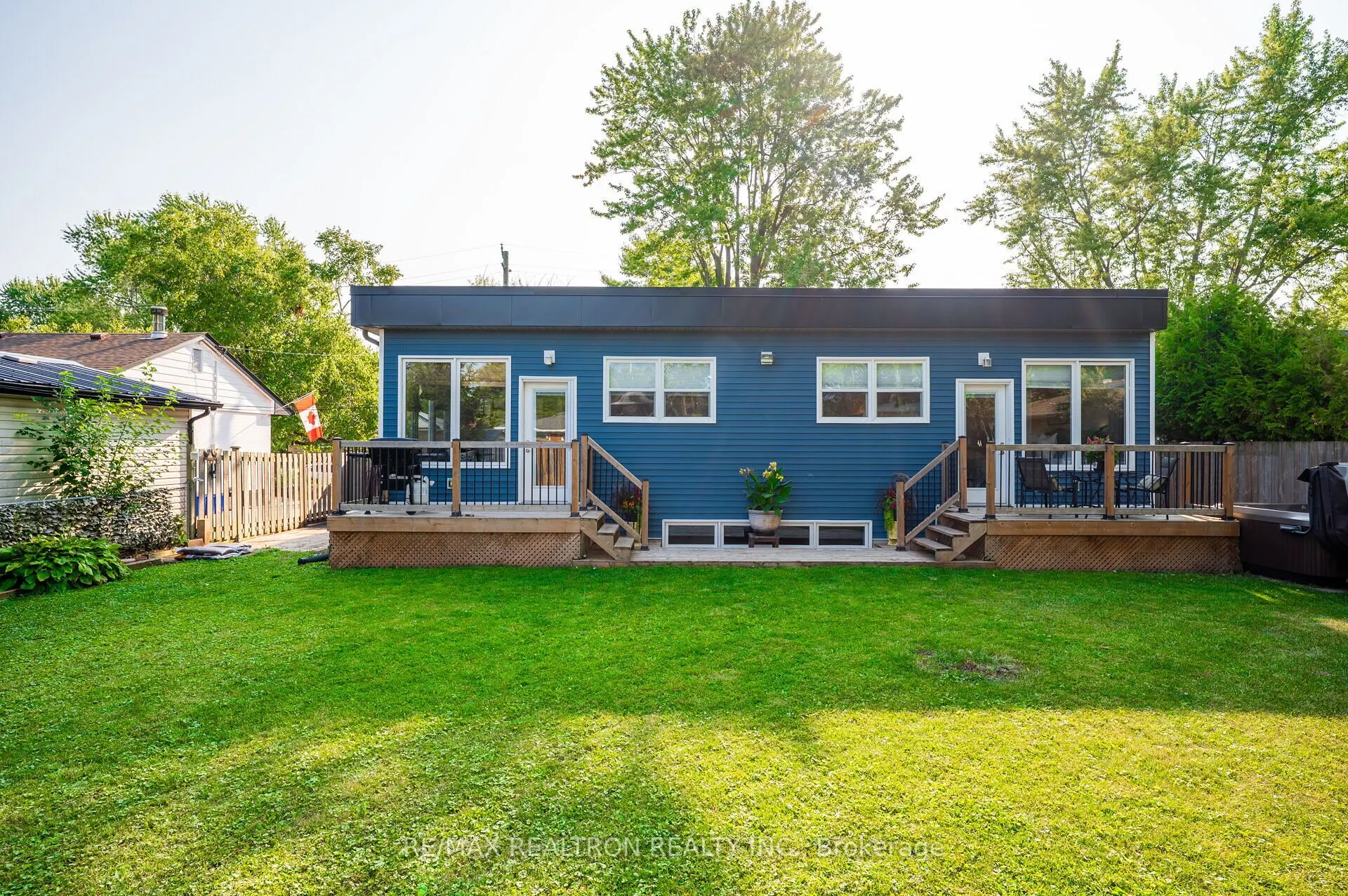 5472 Randolph Crescent