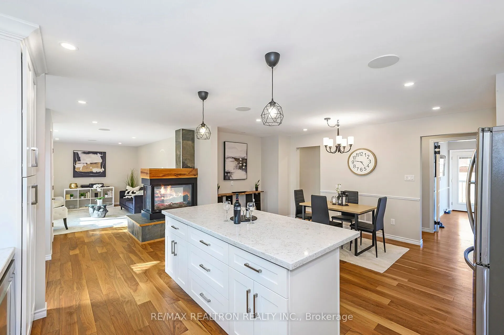 5472 Randolph Crescent