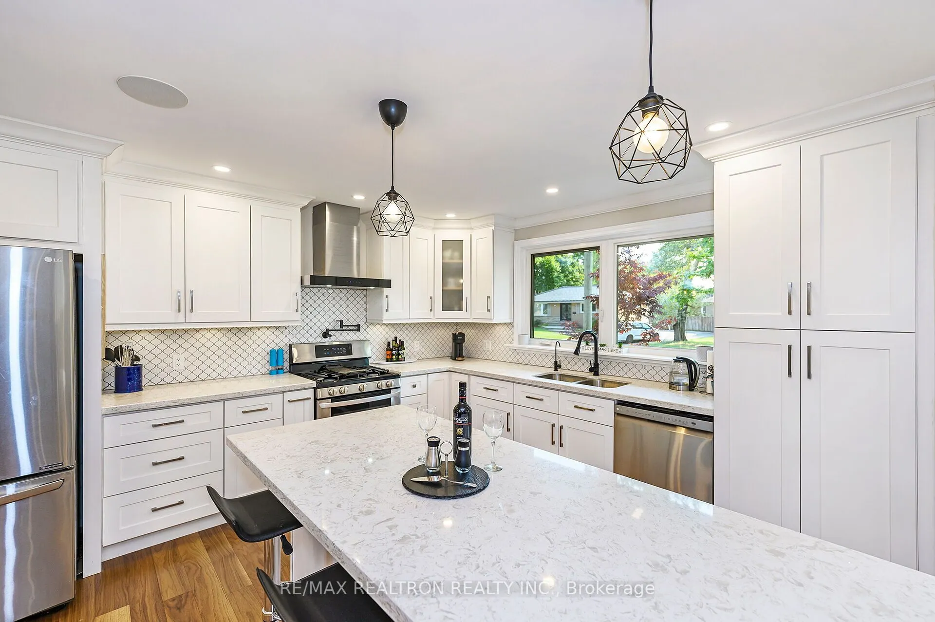 5472 Randolph Crescent
