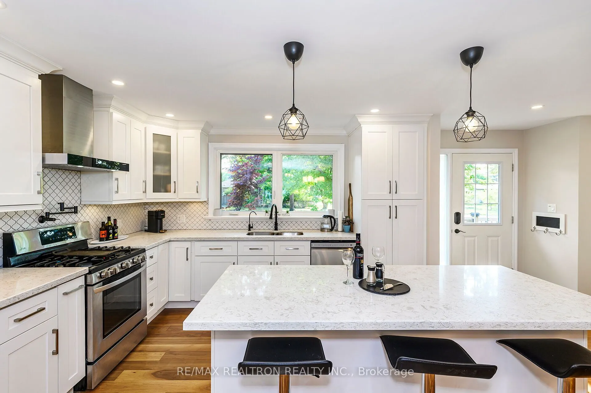 5472 Randolph Crescent