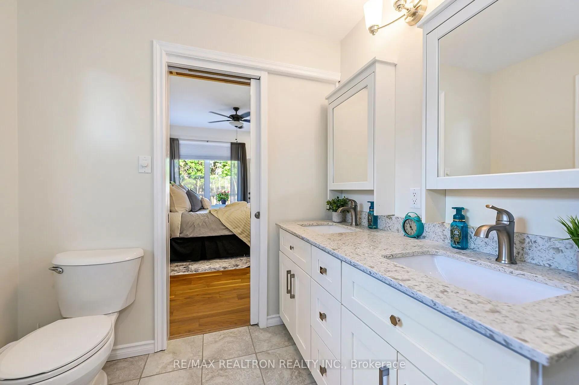 5472 Randolph Crescent