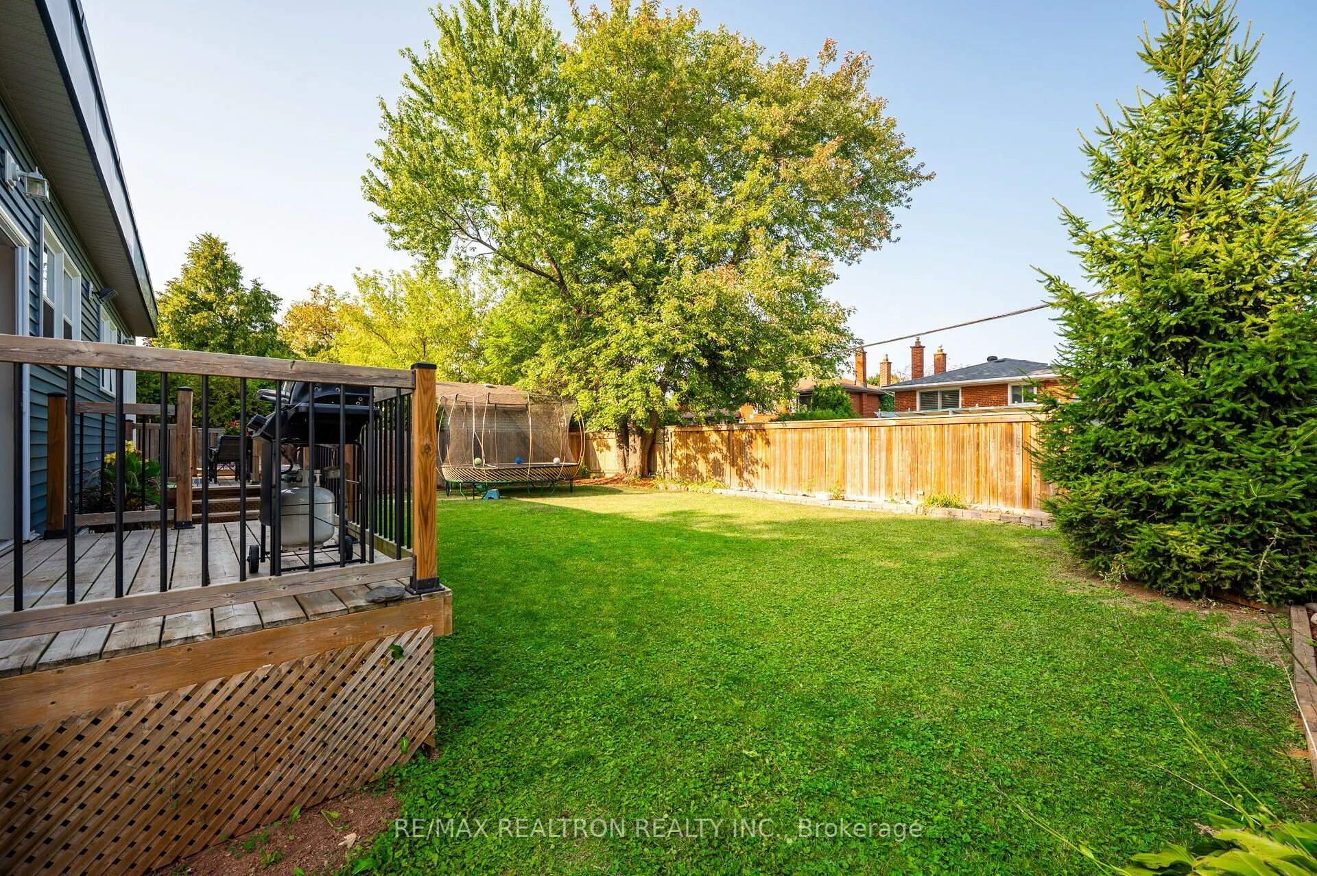 5472 Randolph Crescent