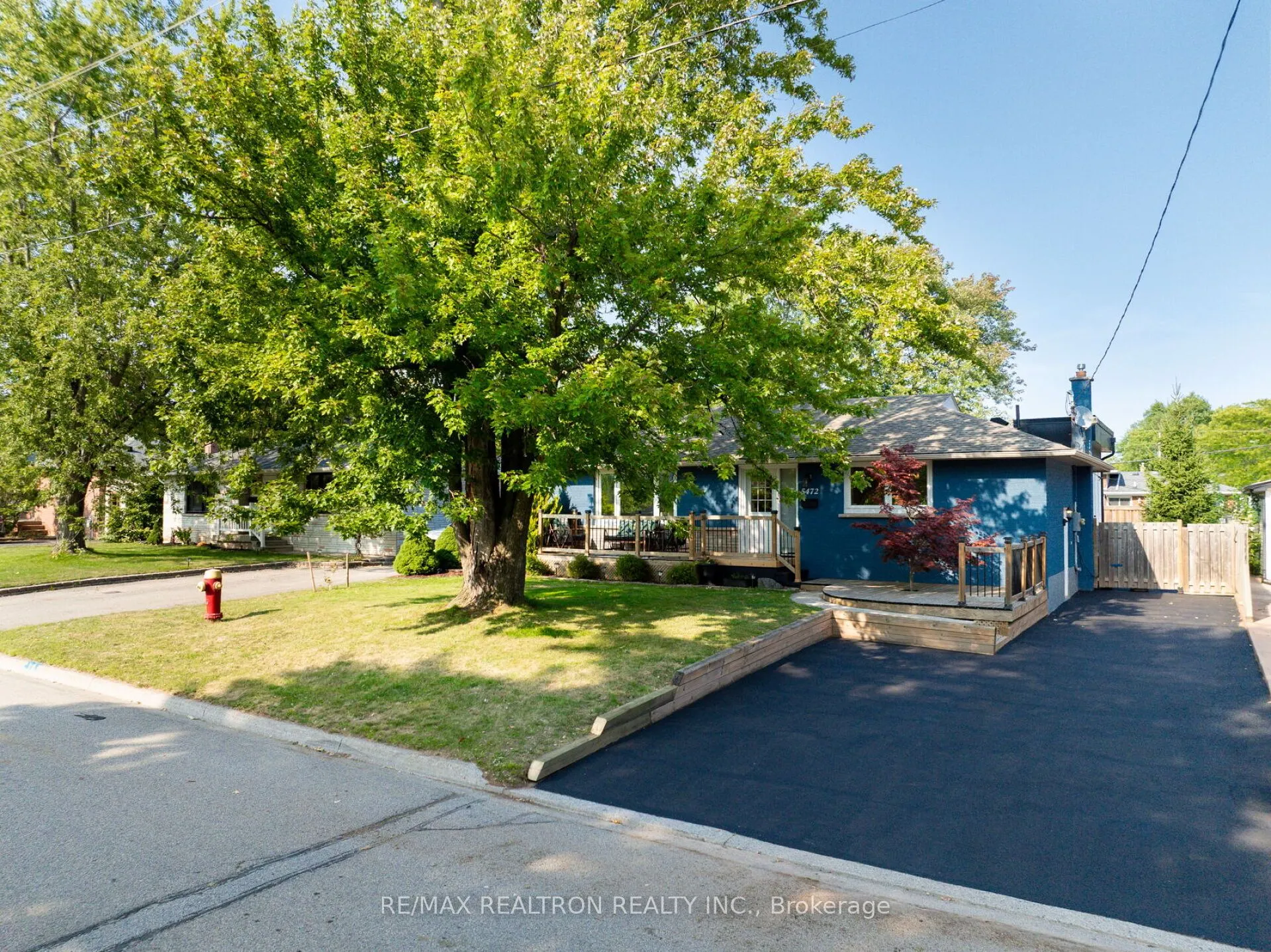 5472 Randolph Crescent