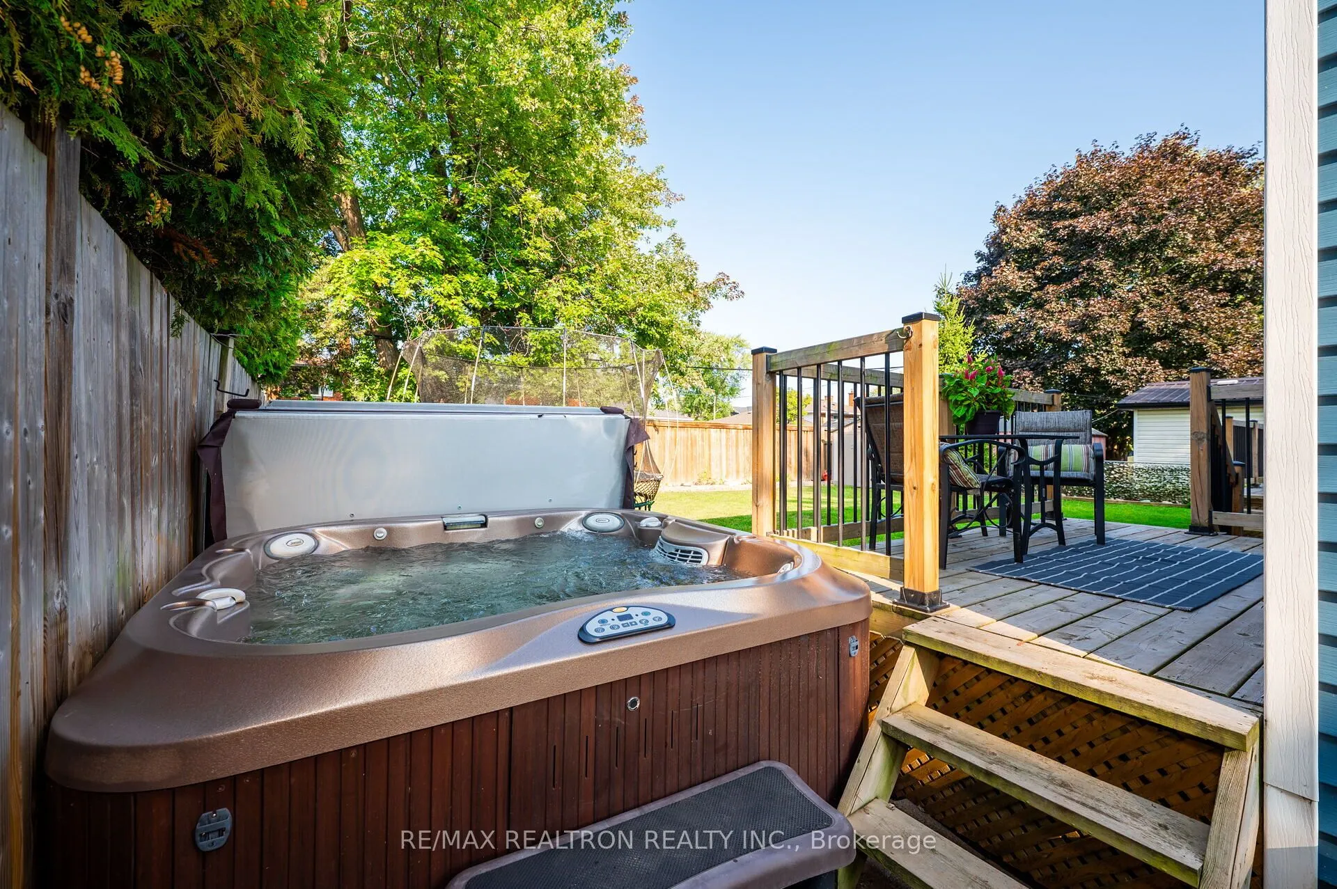 5472 Randolph Crescent