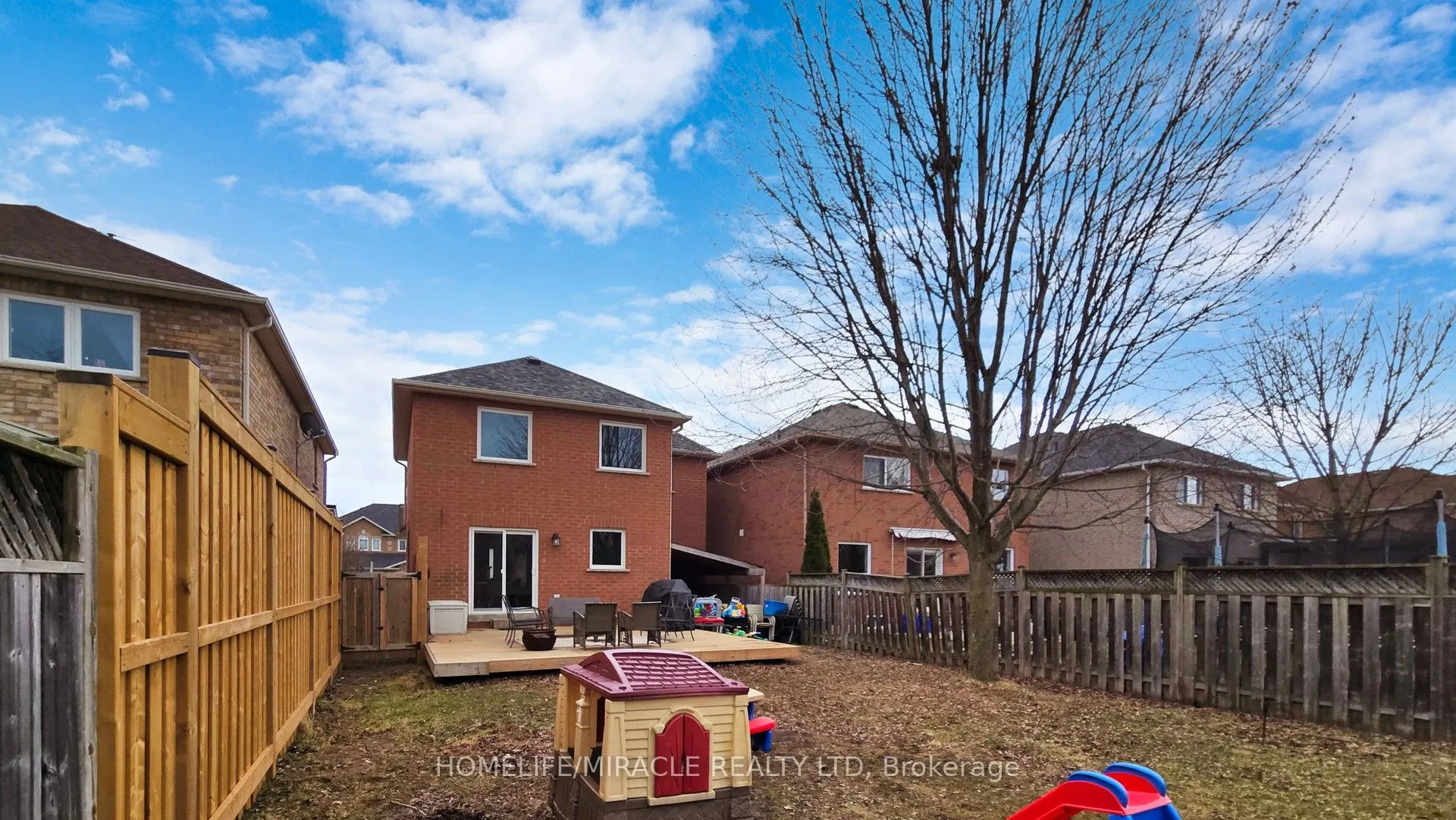 126 Mowat Crescent