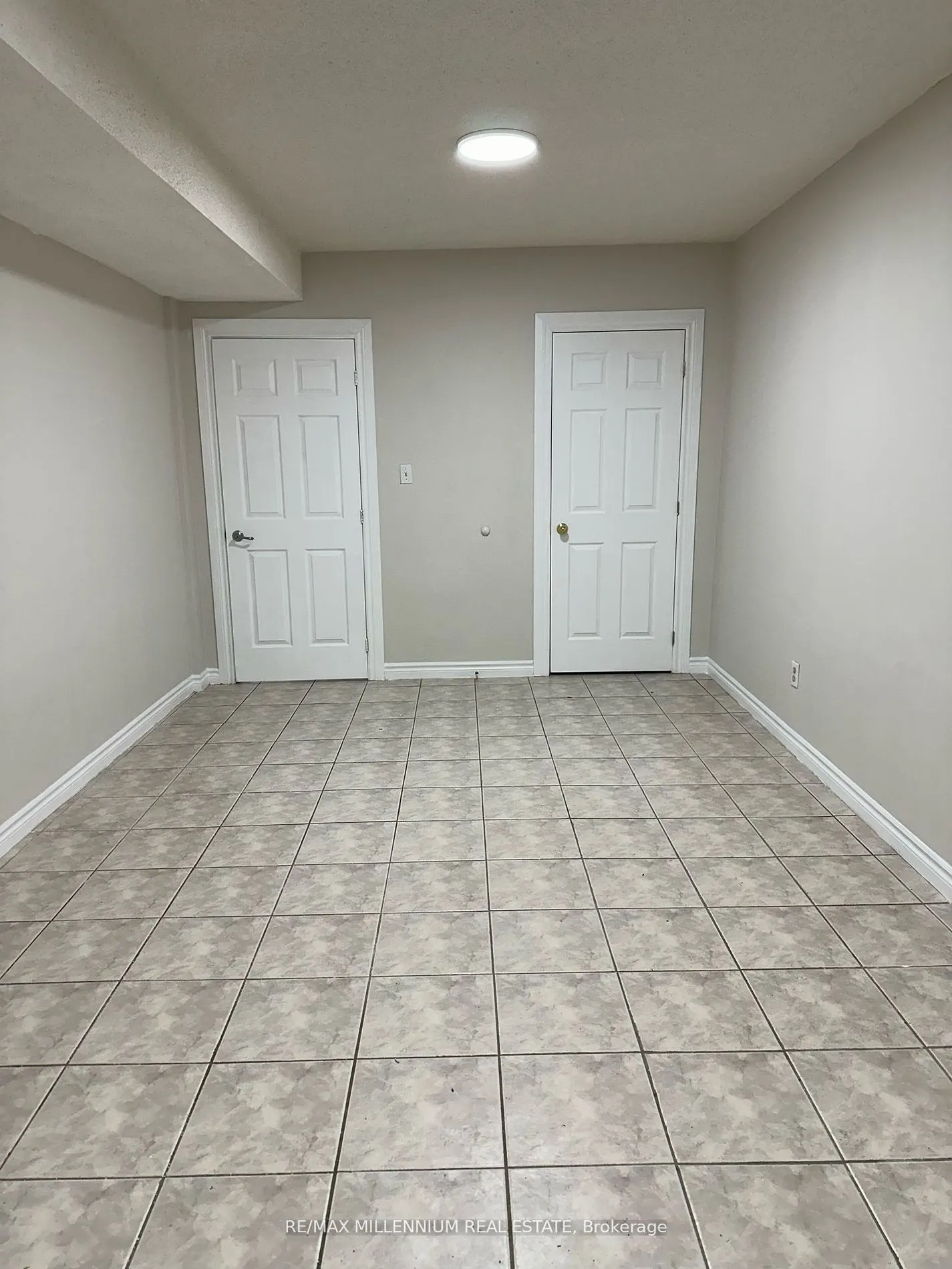 946 Willowbank Terrace