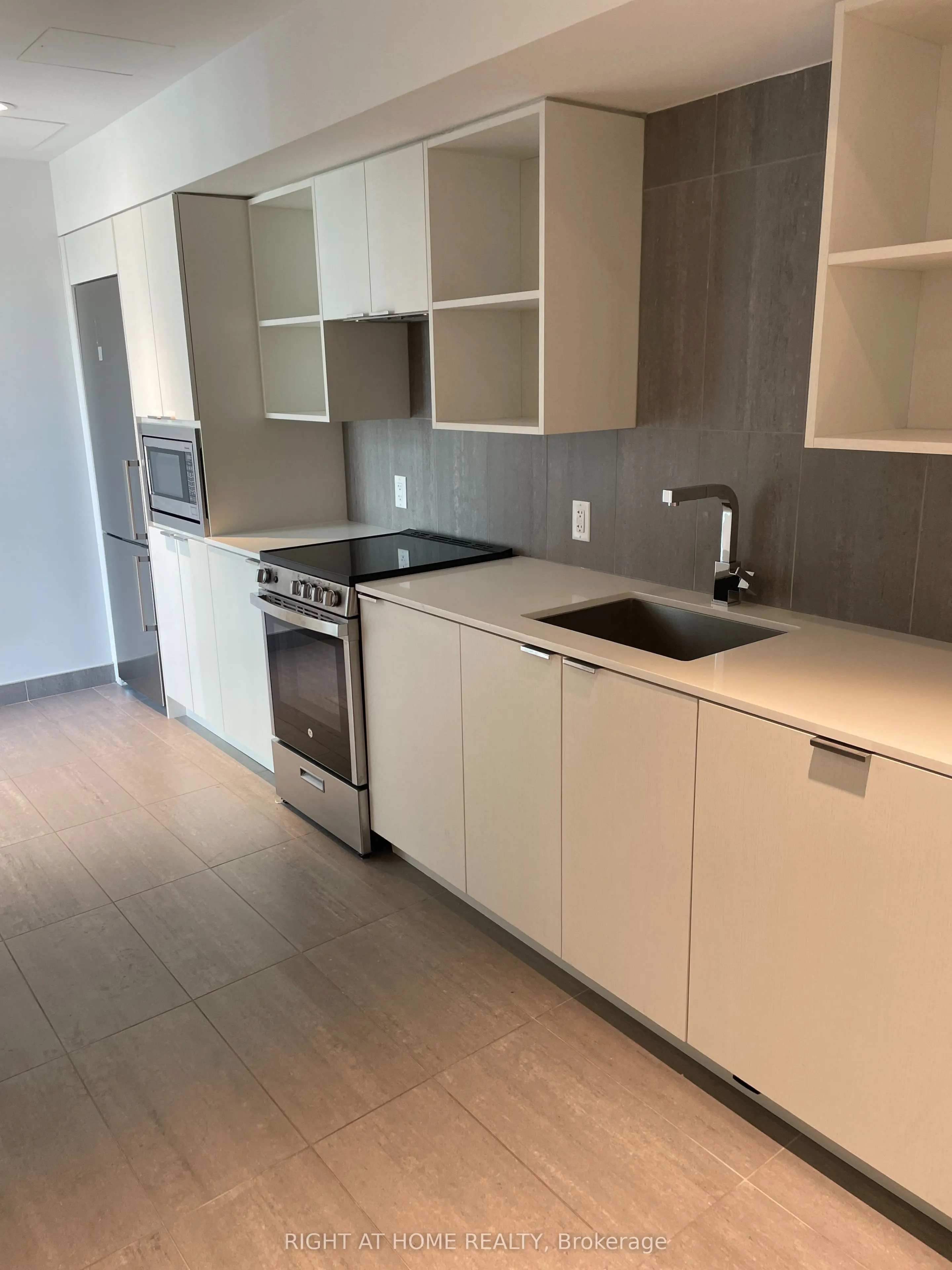 3900 Confederation Parkway, #2905