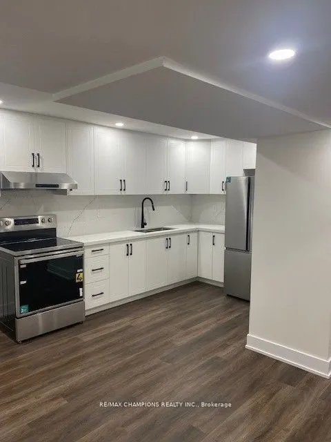 10 seclusion Crescent
