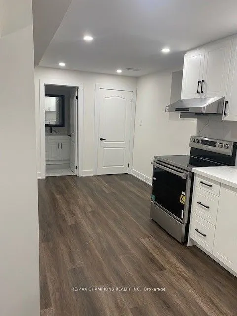 10 seclusion Crescent