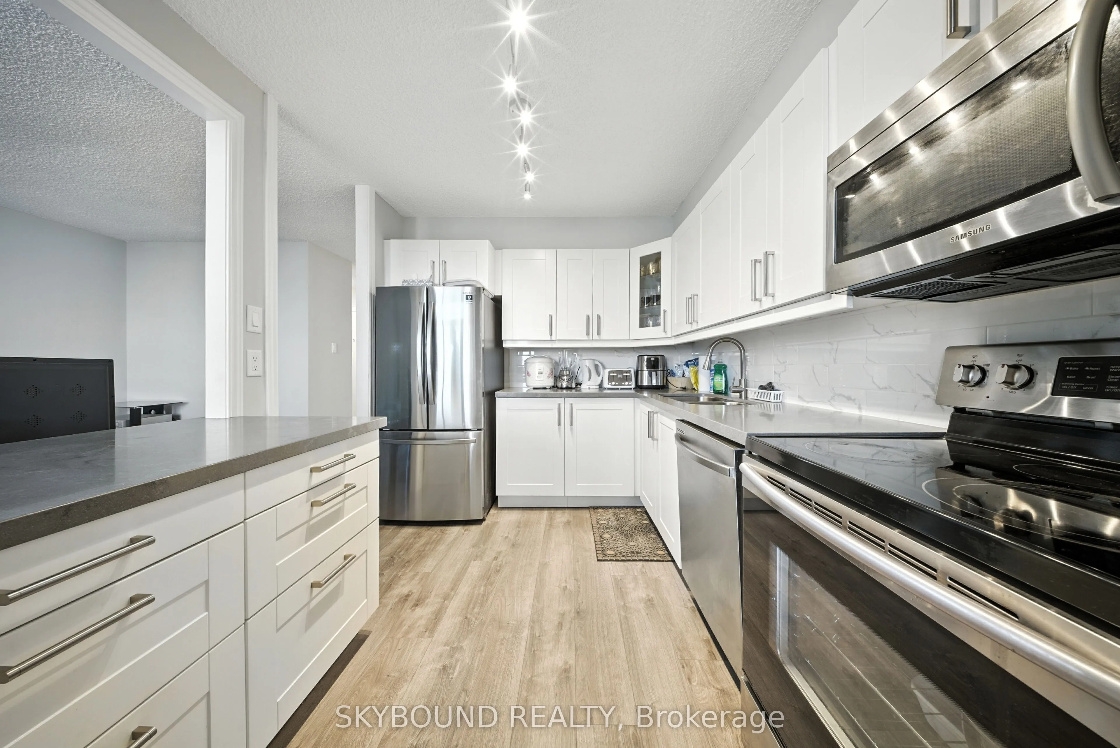 355 Rathburn Road E, #1204