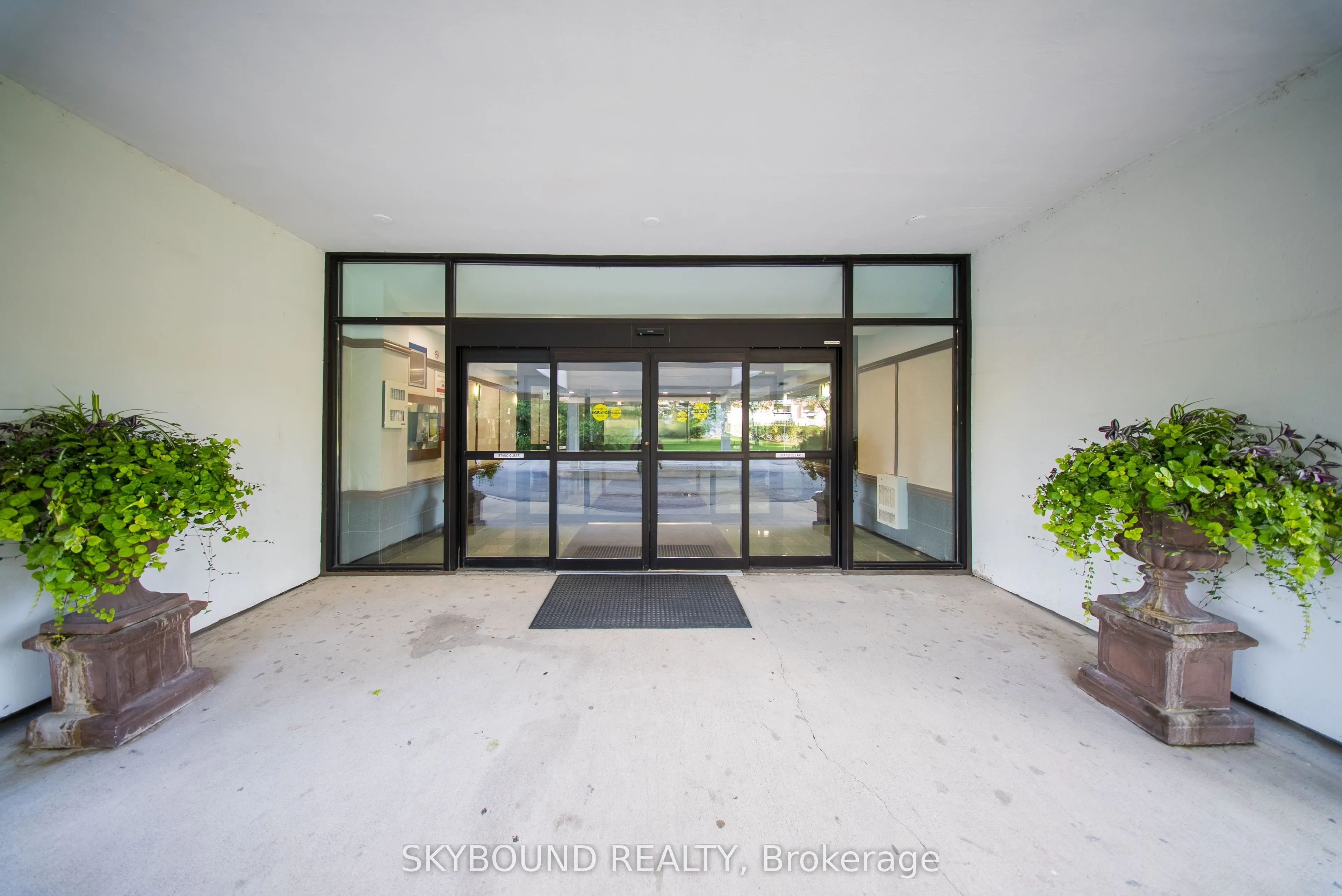 355 Rathburn Road E, #1204