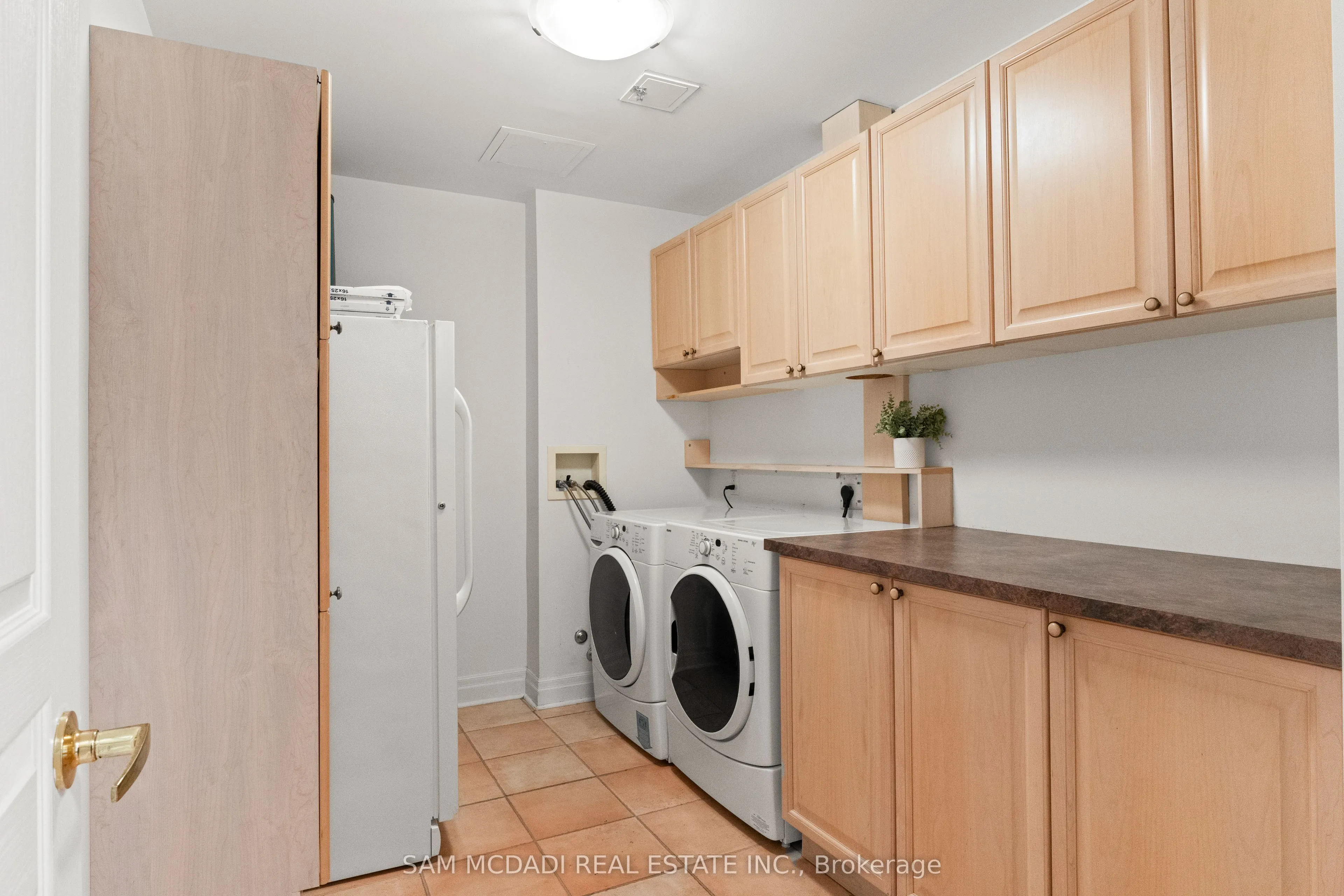 65 Port Street E, #509