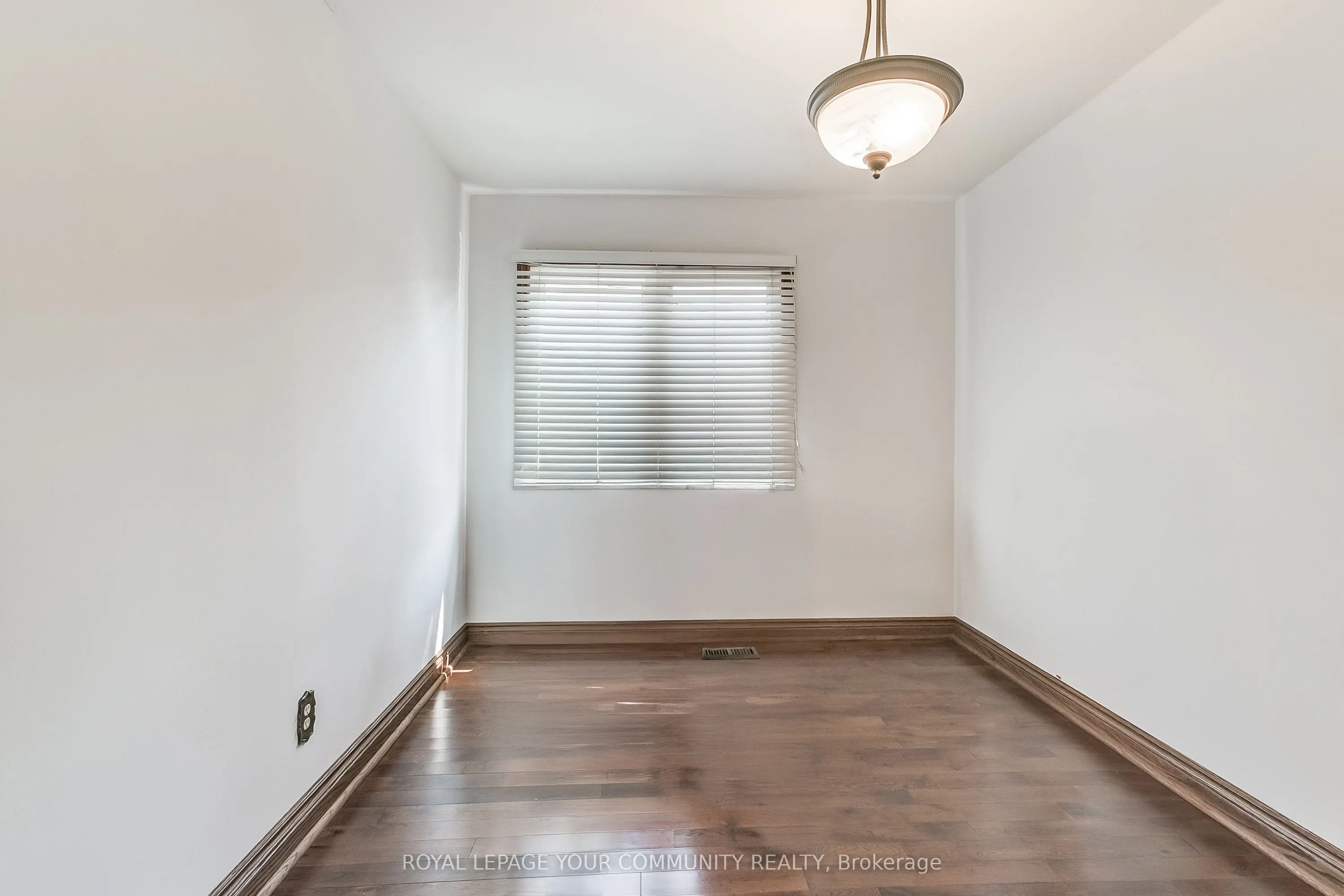 52 Whitburn Crescent