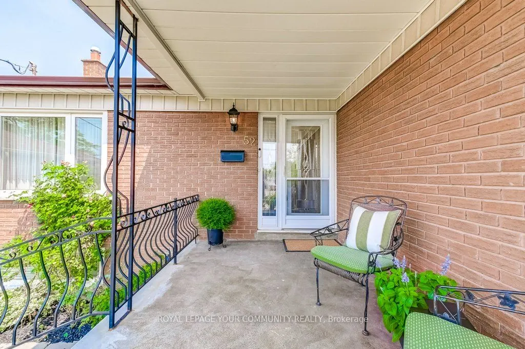 52 Whitburn Crescent