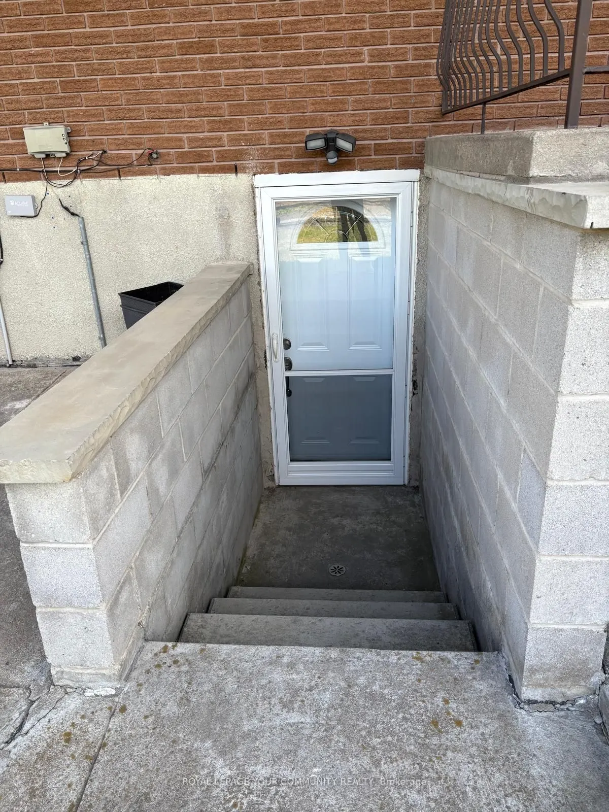 52 Whitburn Crescent
