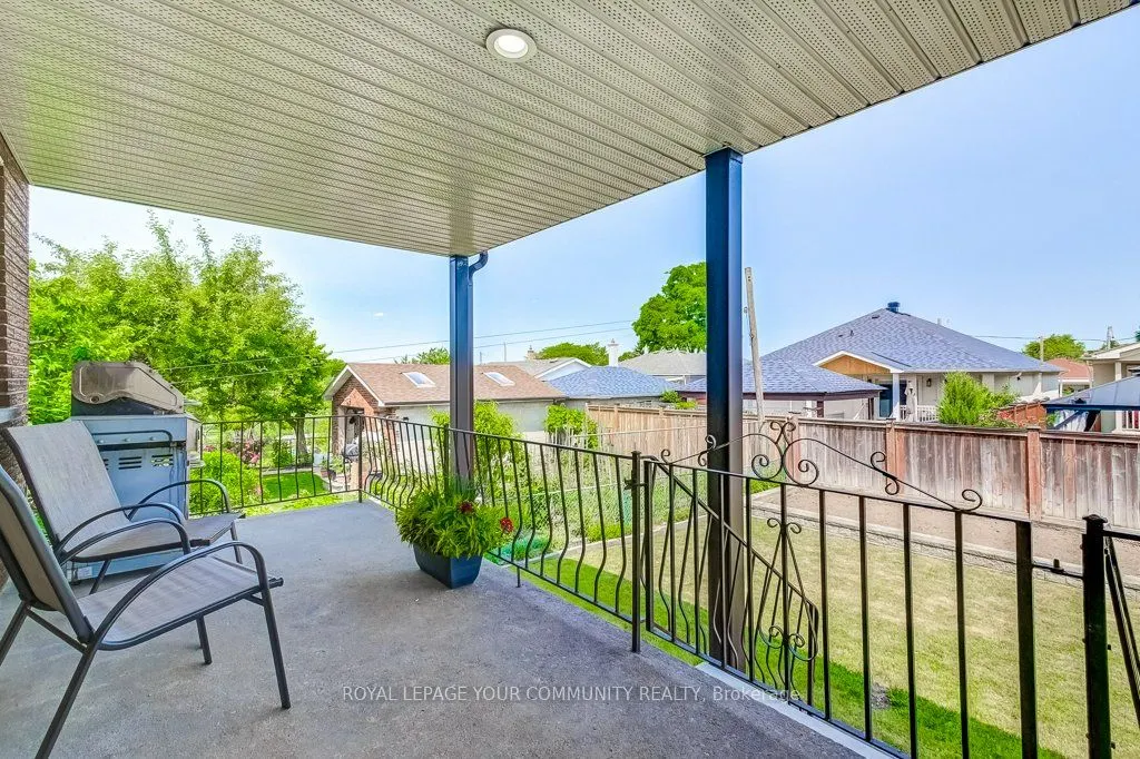 52 Whitburn Crescent