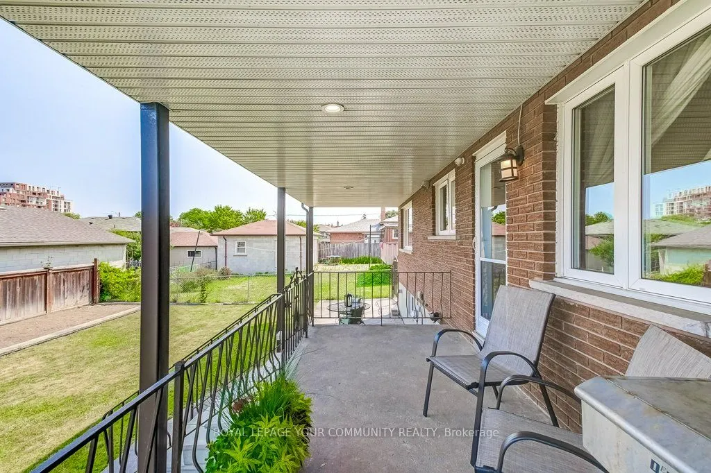 52 Whitburn Crescent
