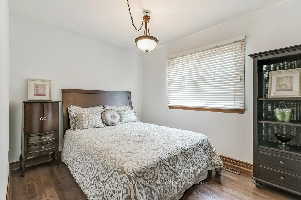 52 Whitburn Crescent