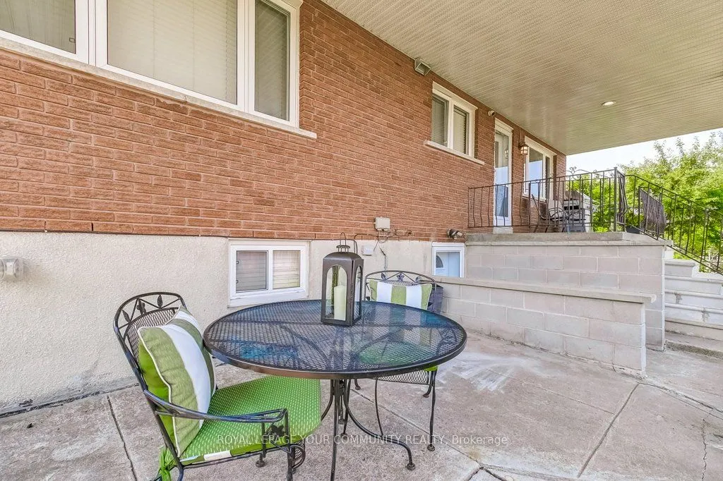 52 Whitburn Crescent
