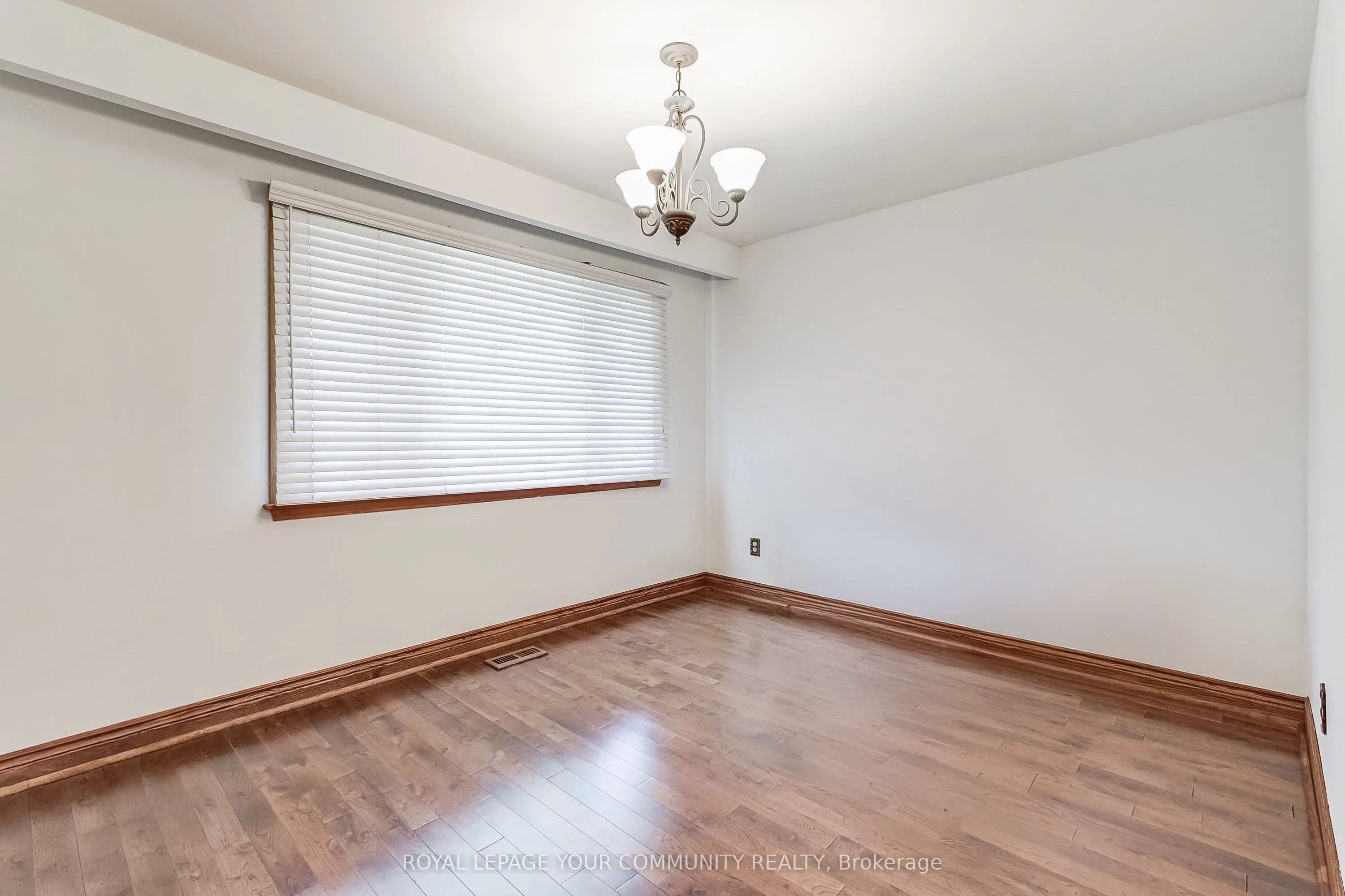 52 Whitburn Crescent