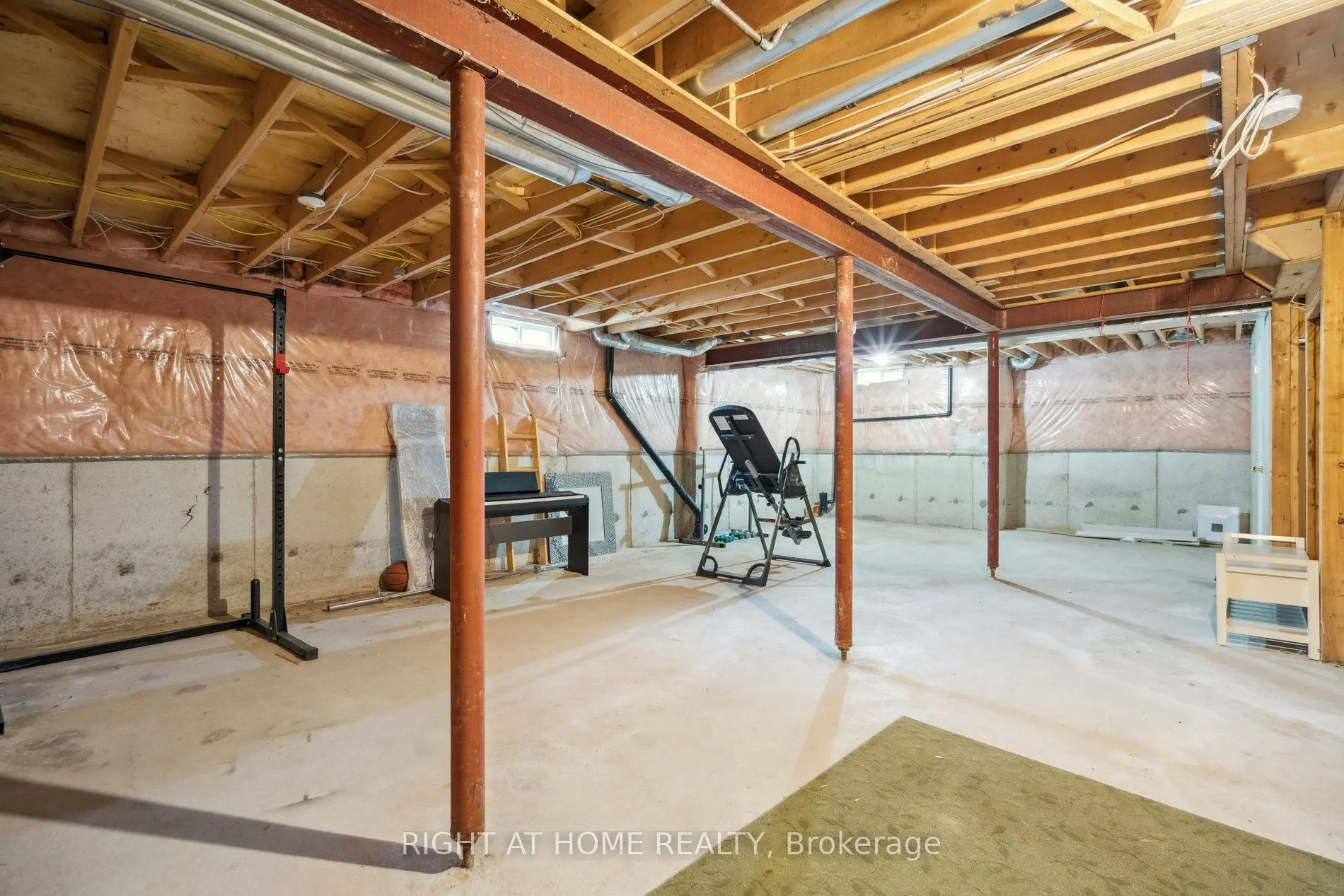 2322 Woodridge Way
