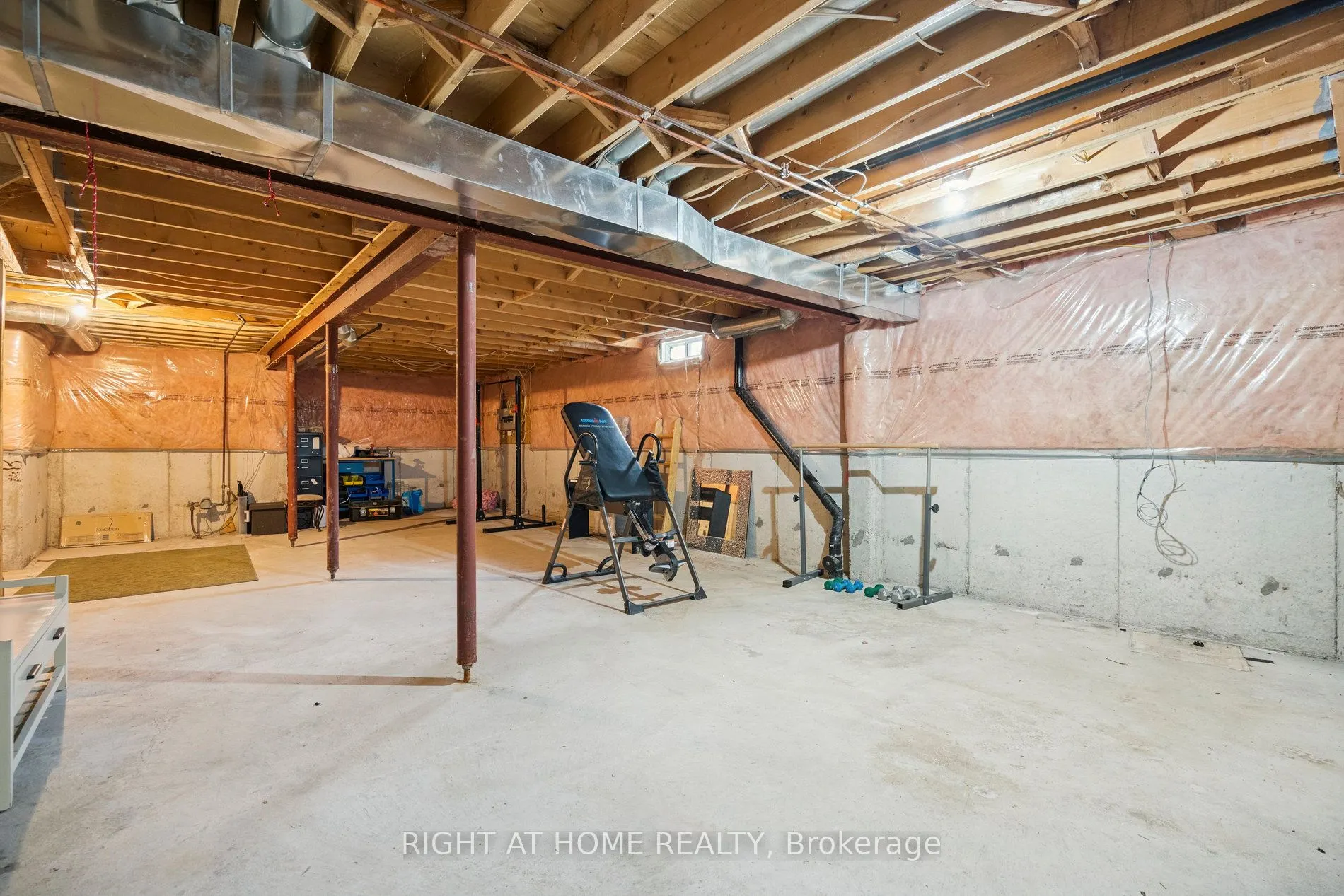 2322 Woodridge Way