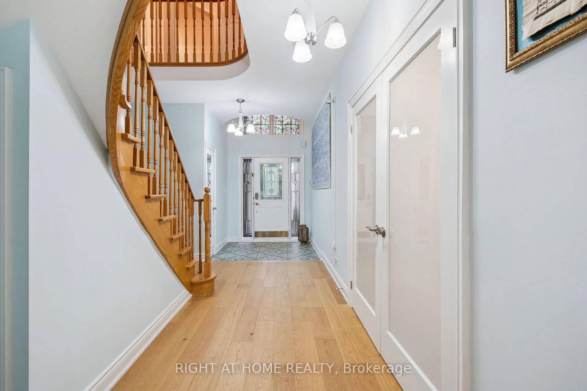 2322 Woodridge Way