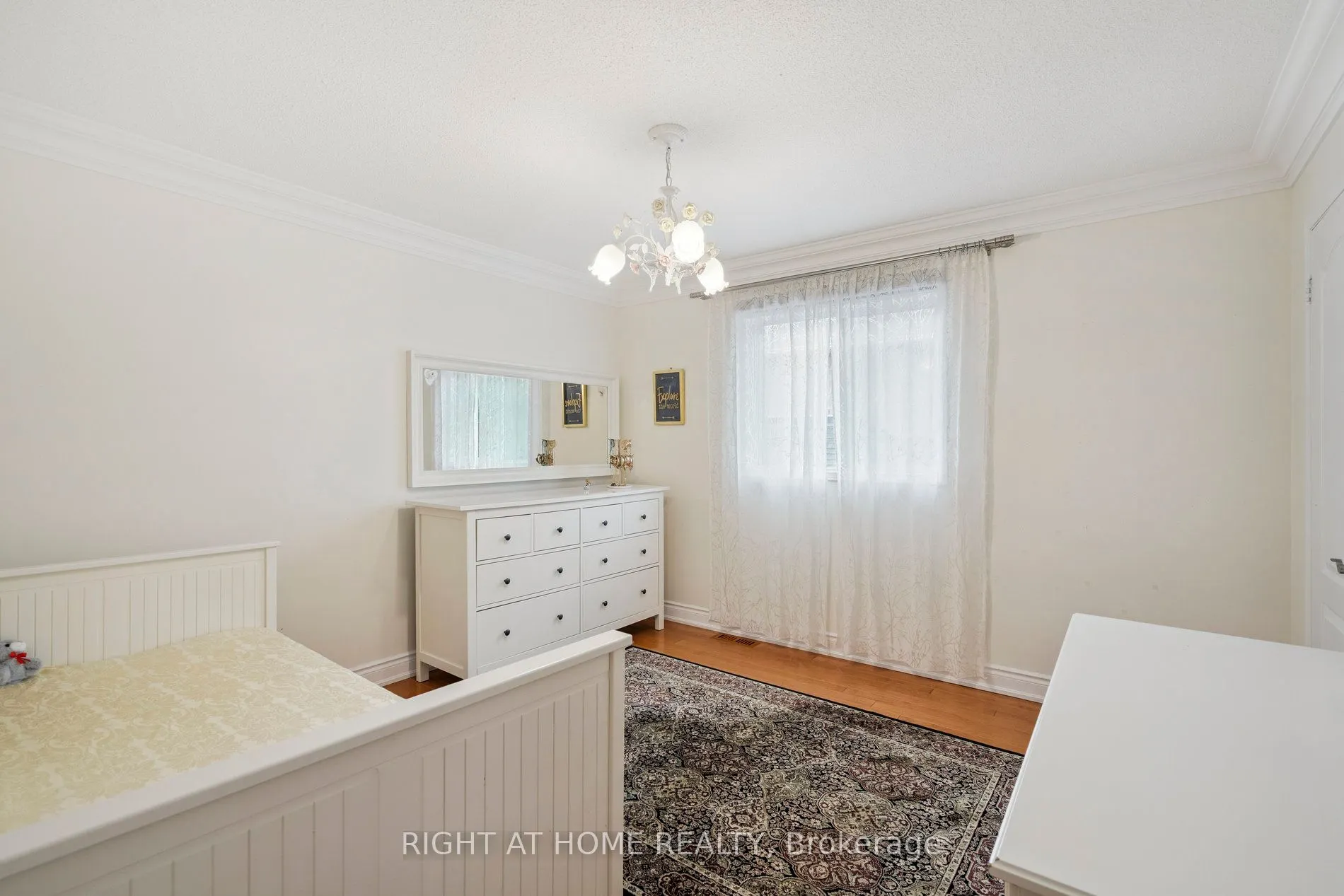 2322 Woodridge Way