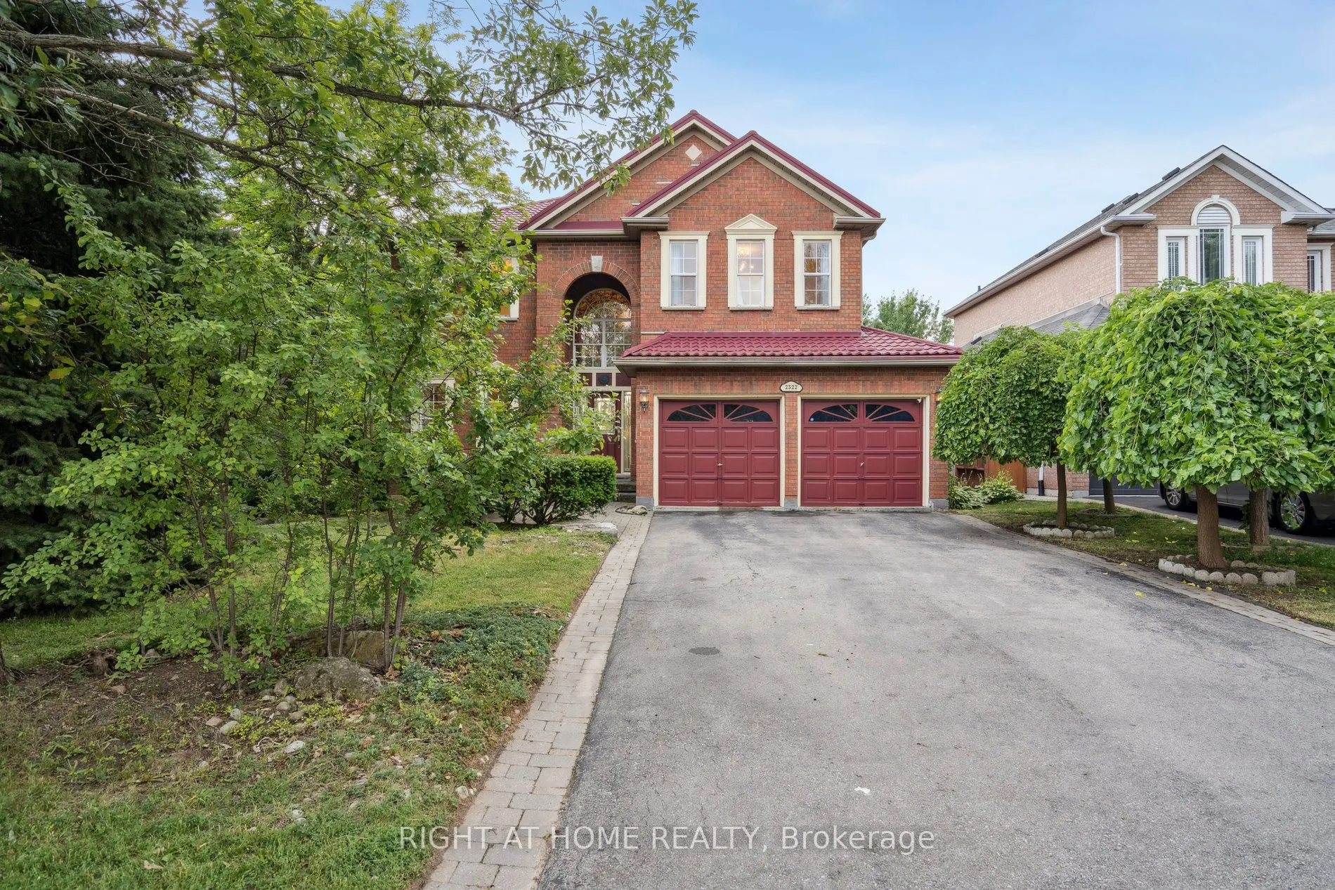 2322 Woodridge Way
