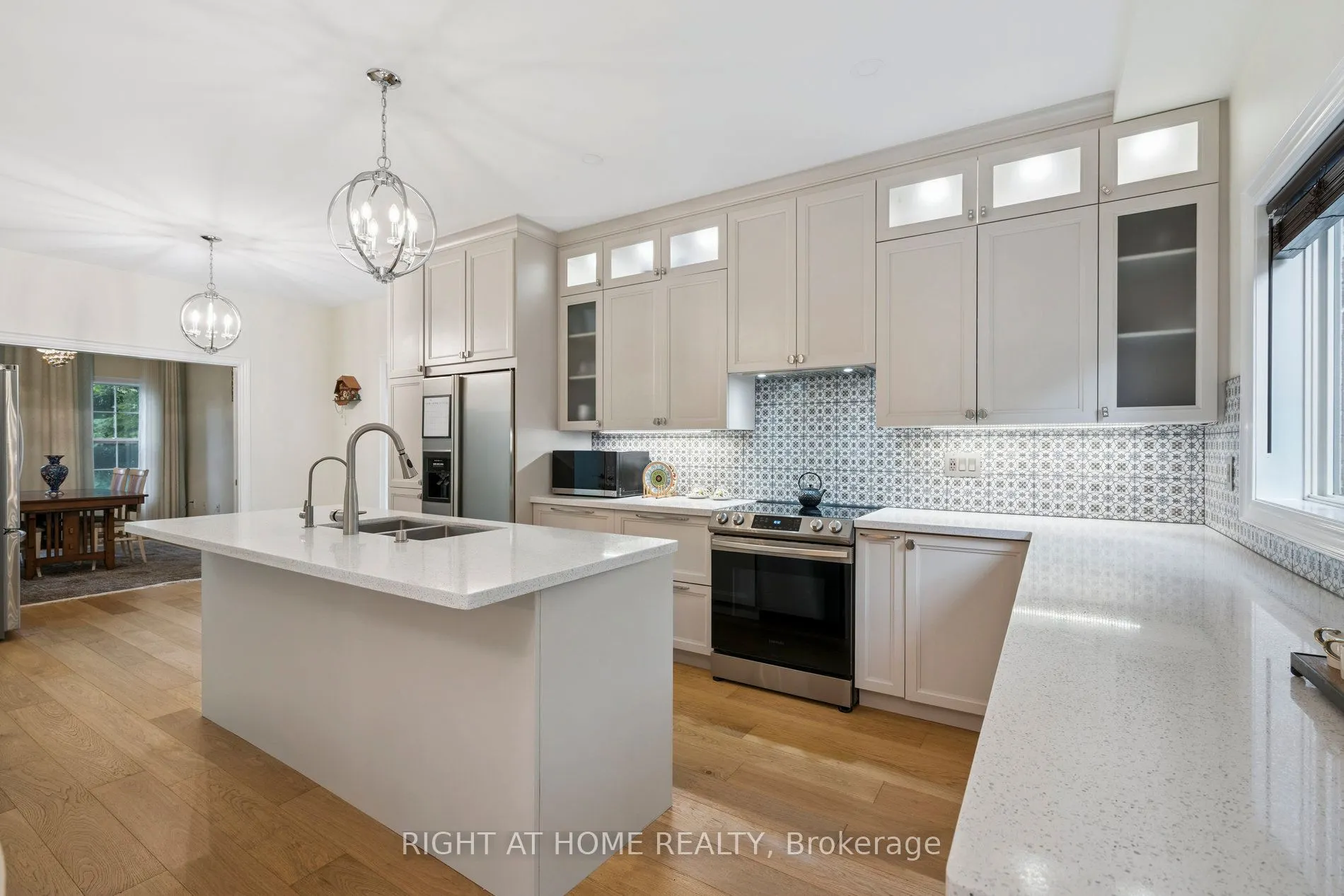 2322 Woodridge Way