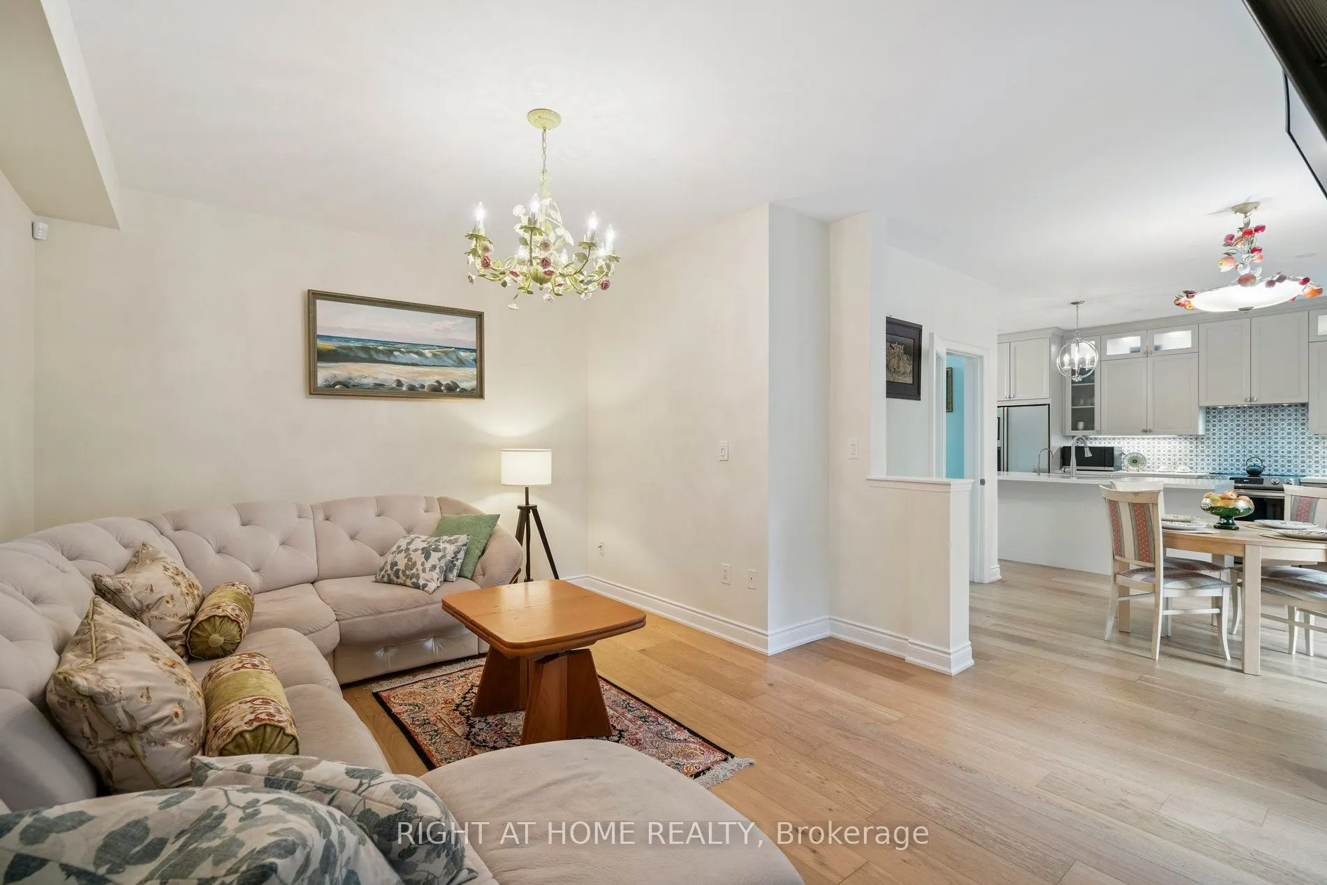 2322 Woodridge Way