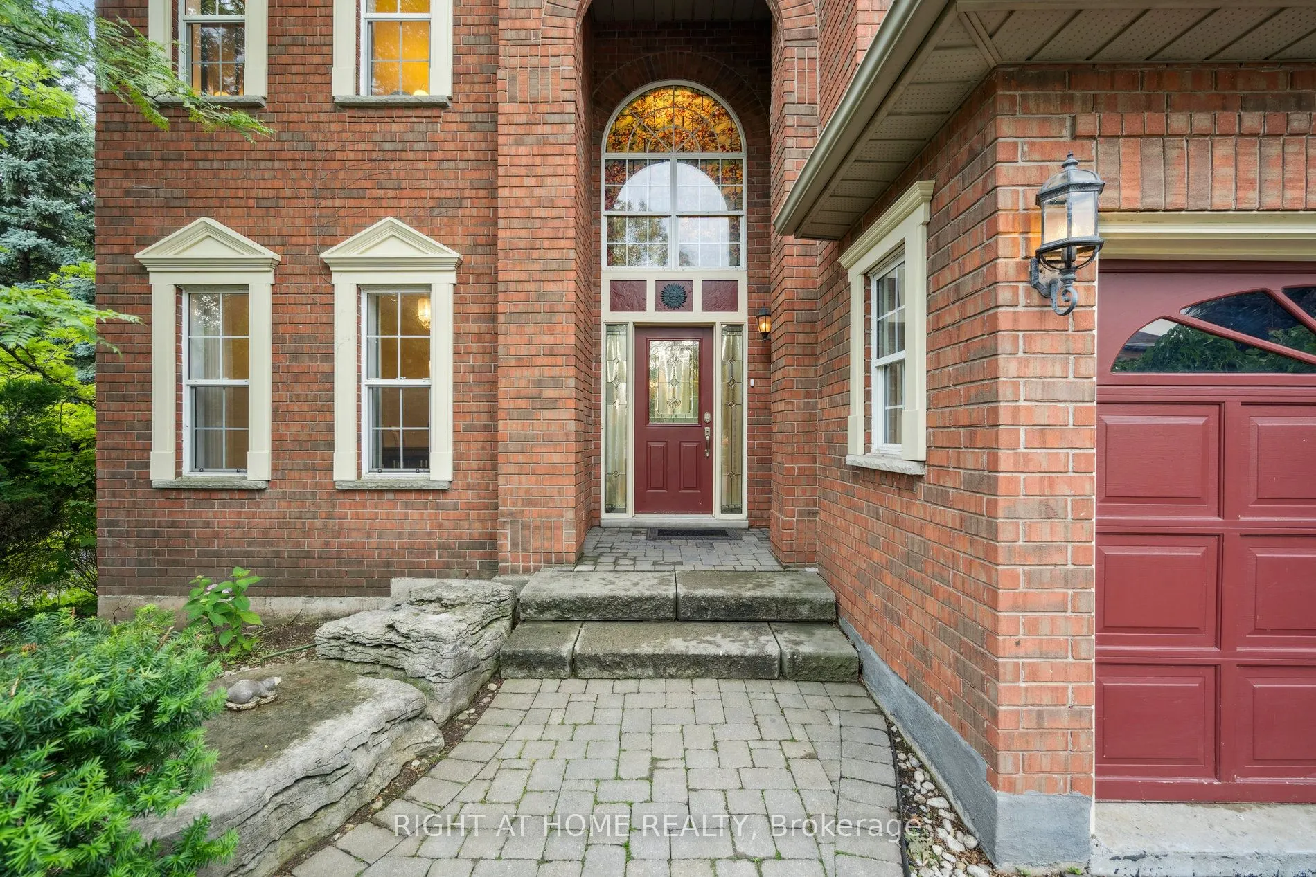 2322 Woodridge Way