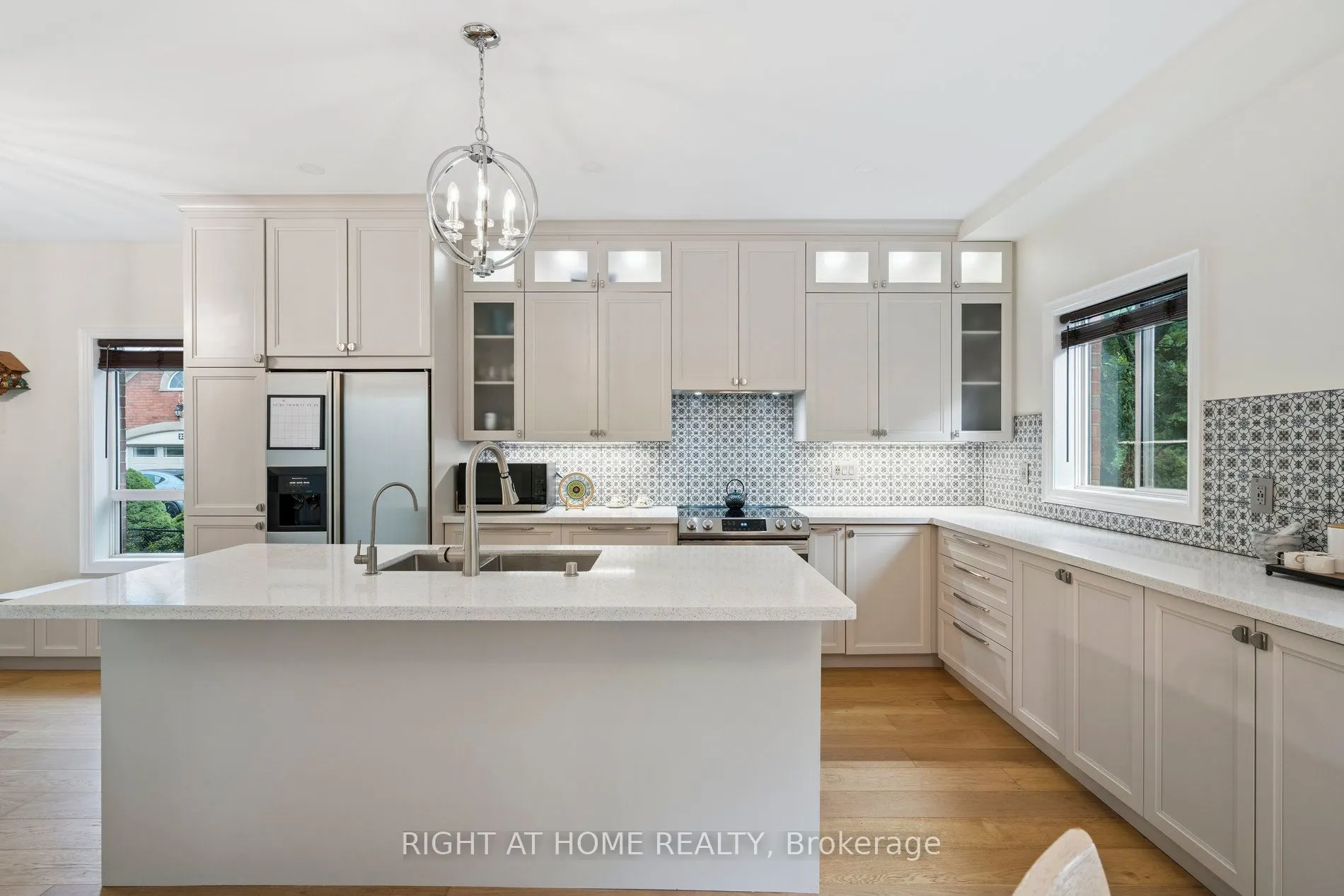 2322 Woodridge Way