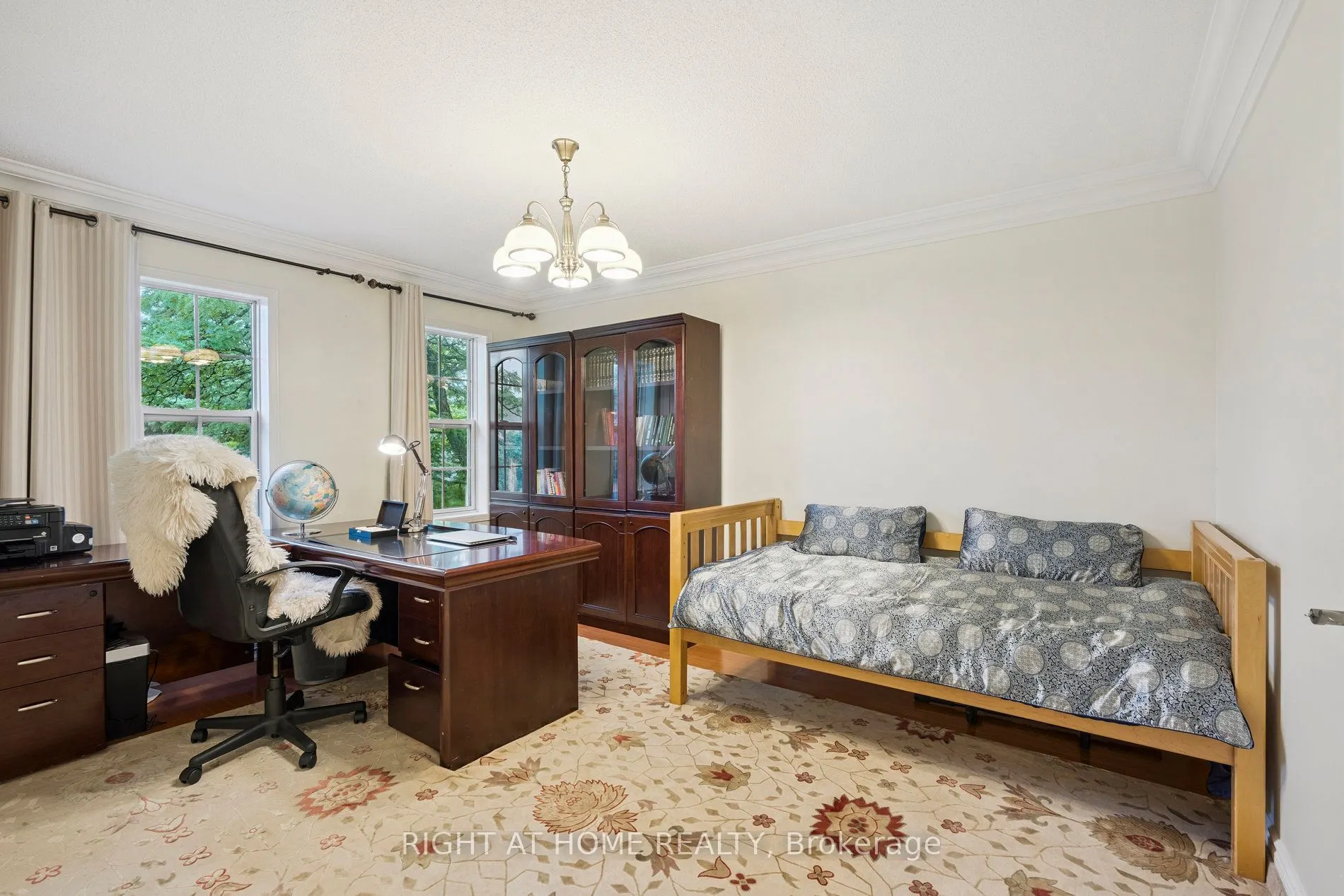 2322 Woodridge Way