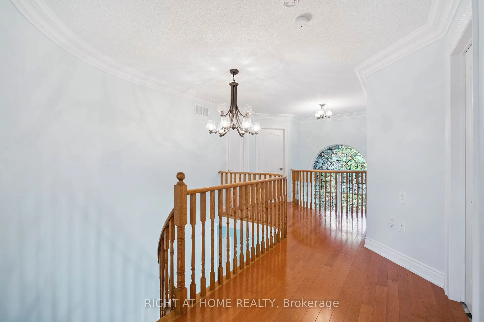 2322 Woodridge Way