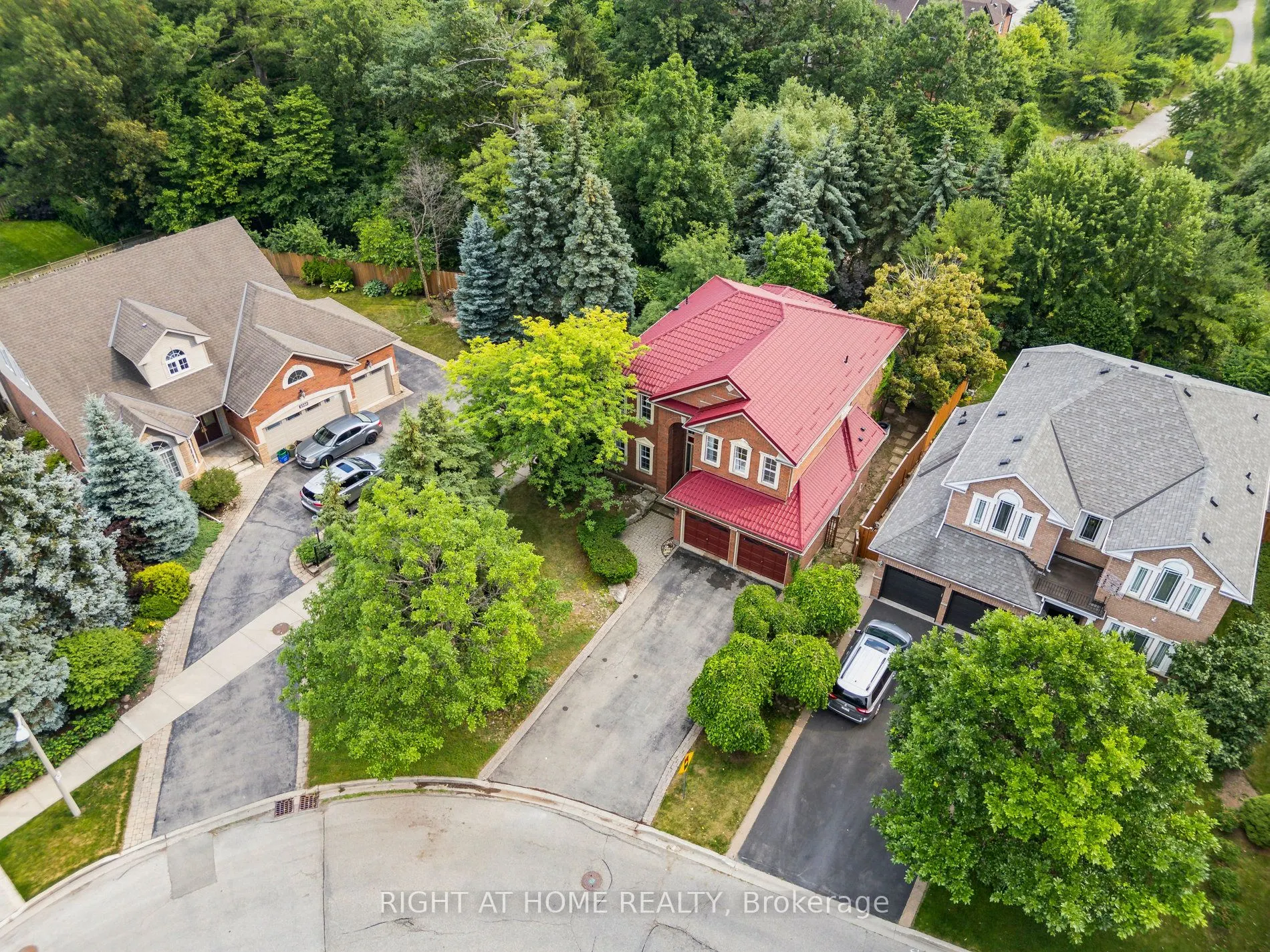 2322 Woodridge Way