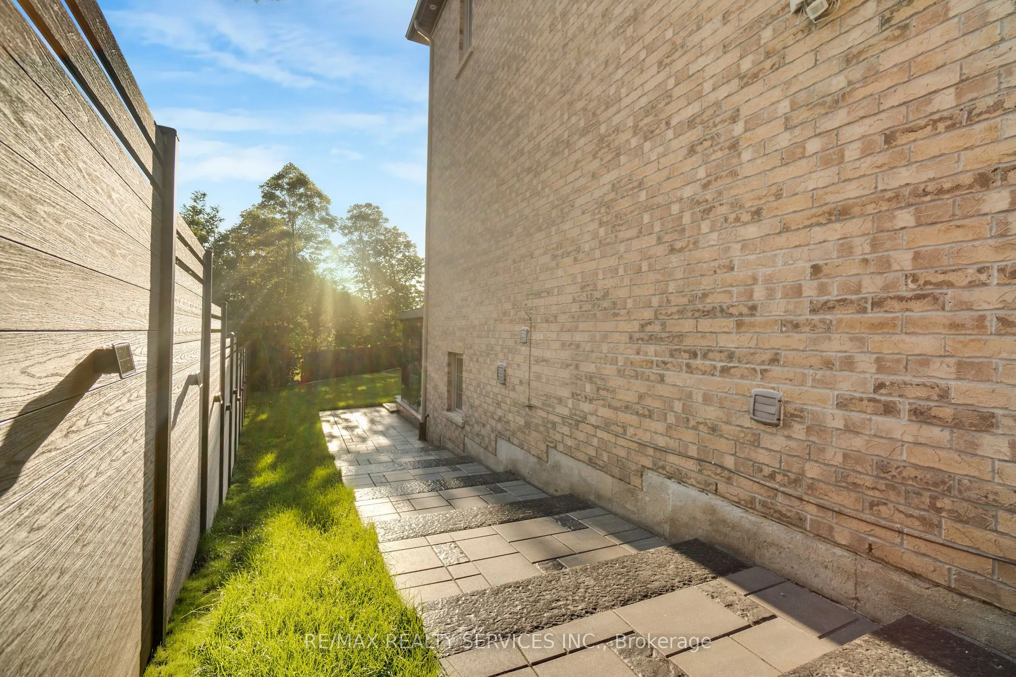 66 Hanbury Crescent, #Bsmt