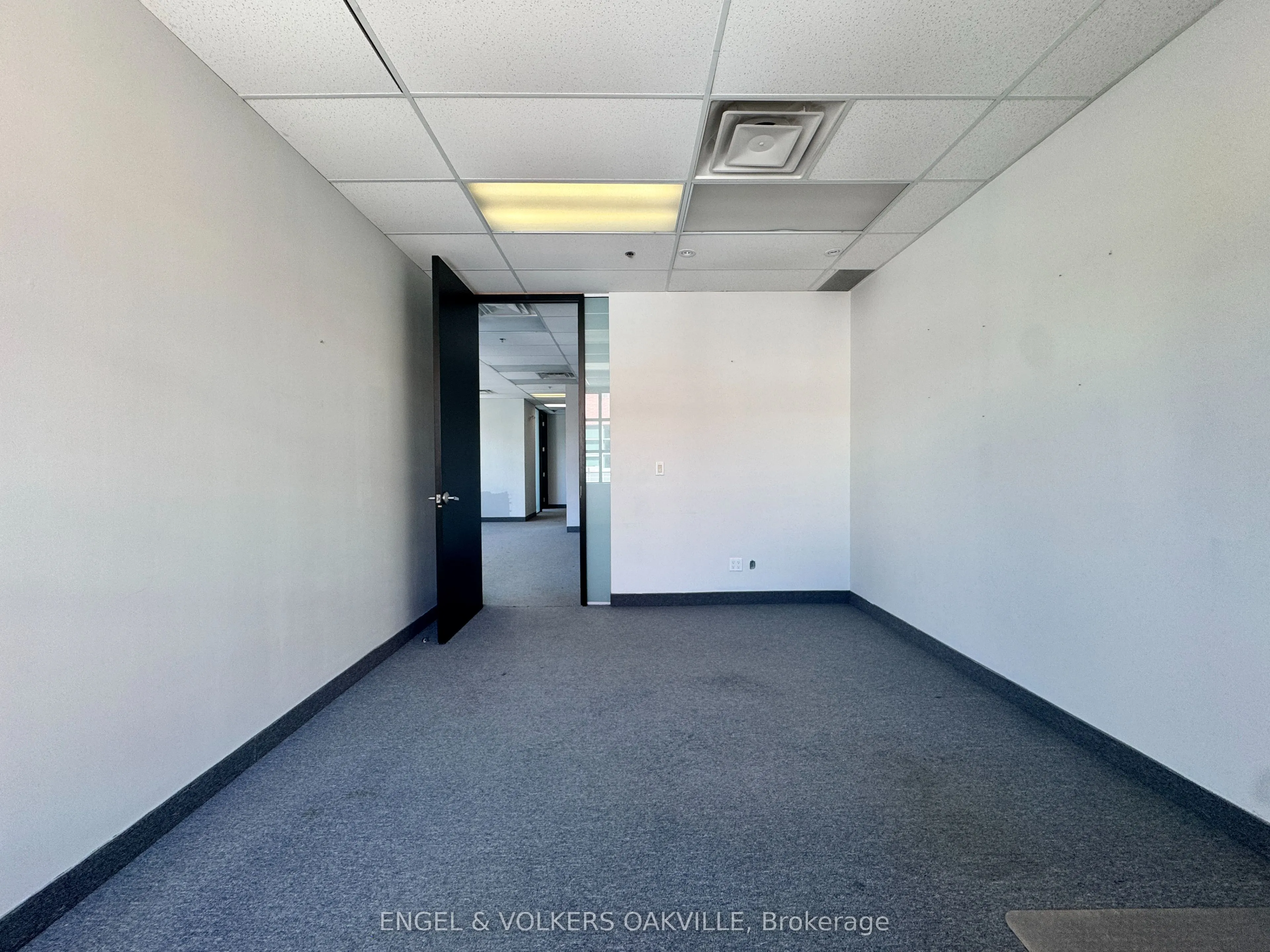 125 Lakeshore Road E, #302