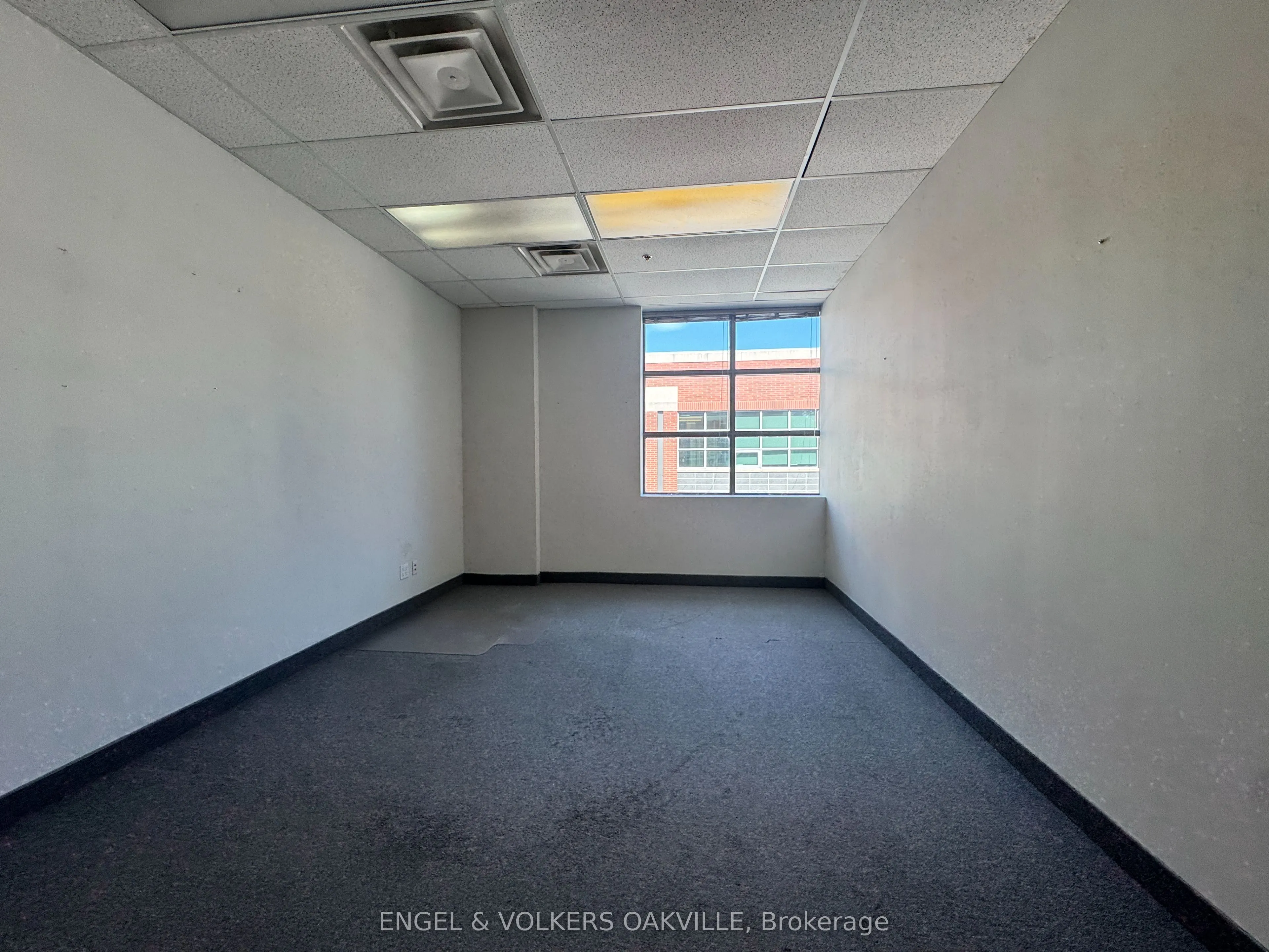 125 Lakeshore Road E, #302