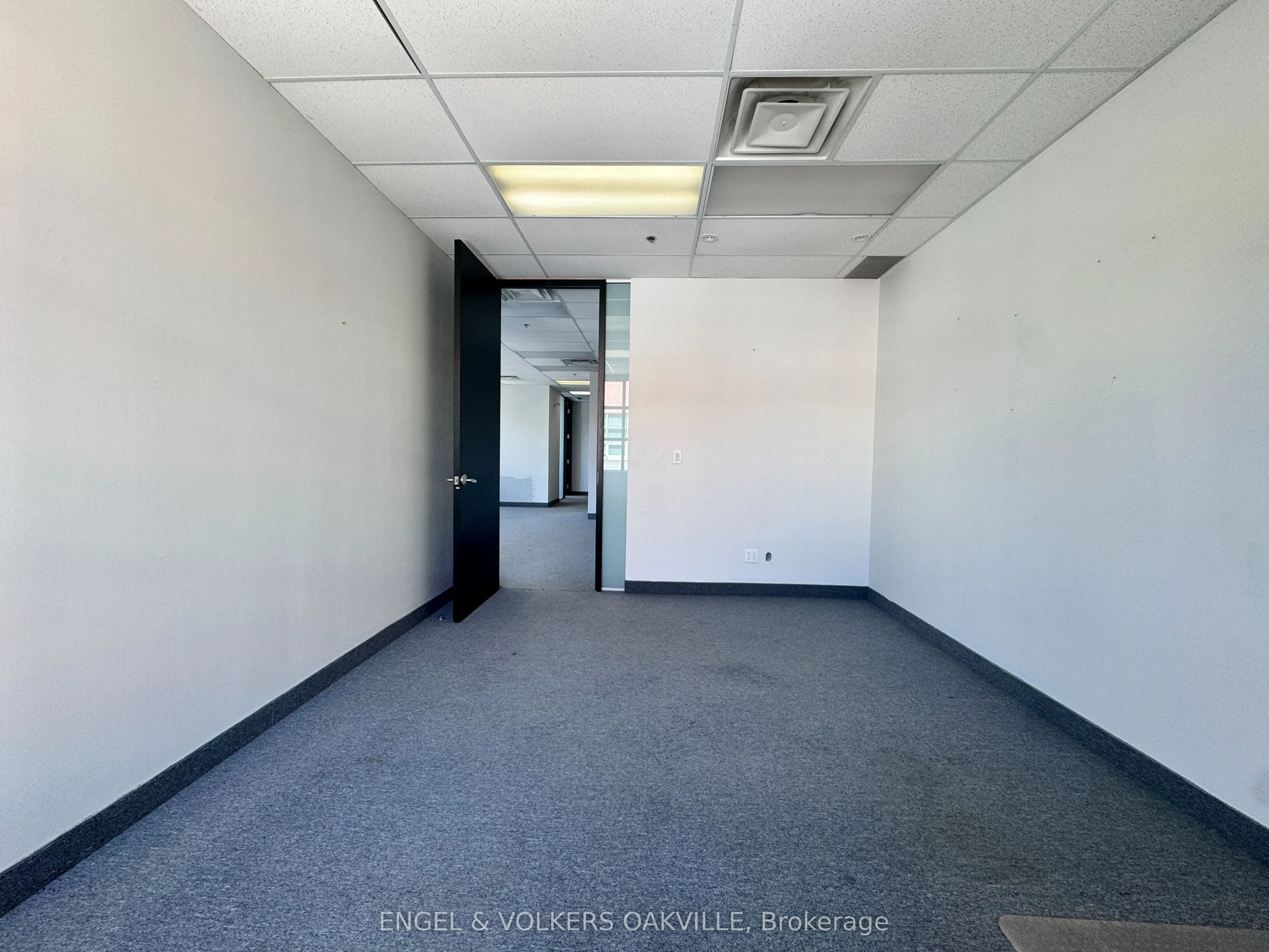 125 Lakeshore Road E, #302