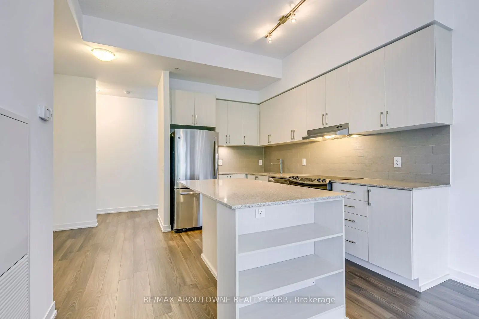 2560 Eglinton Avenue W, #Th101