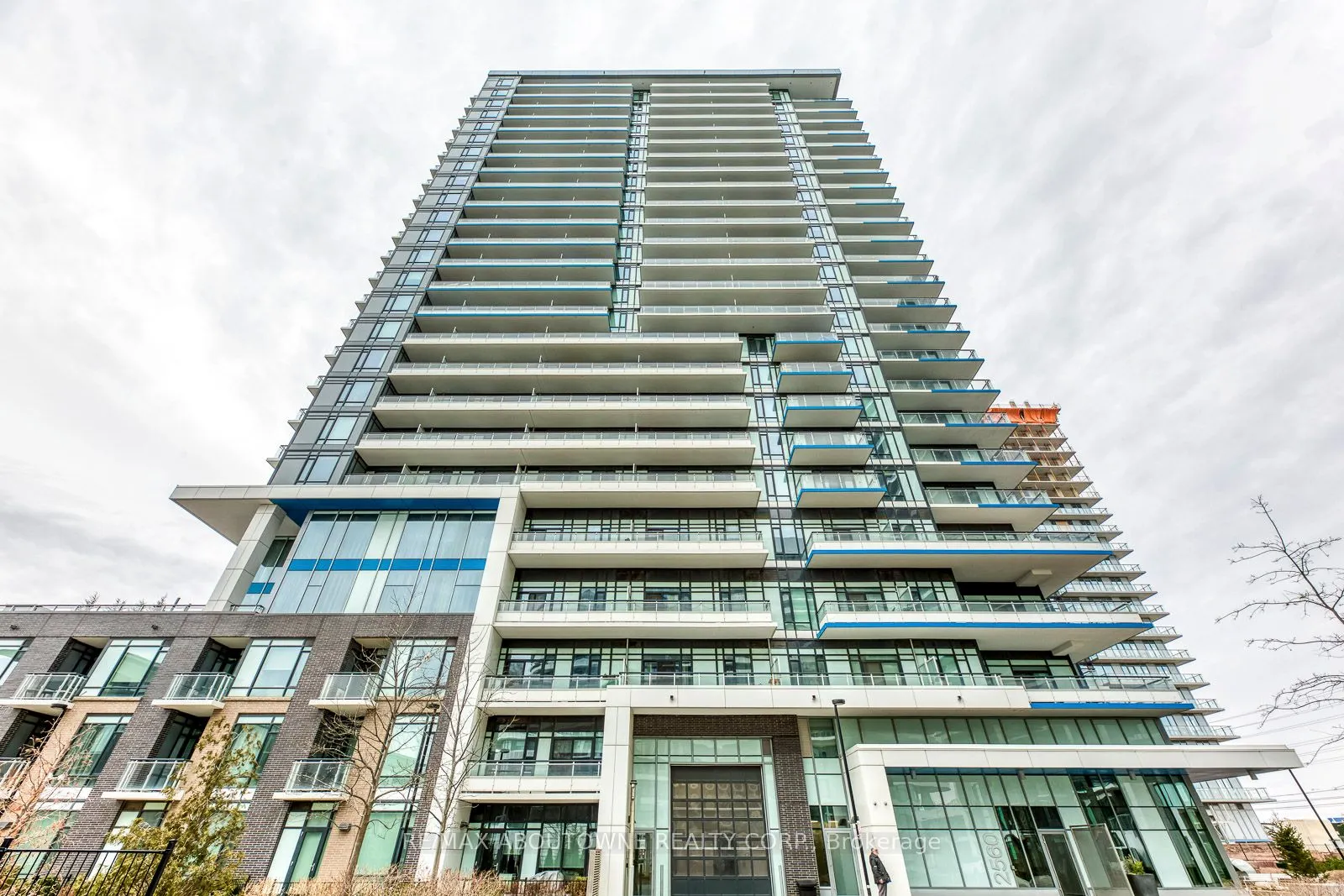 2560 Eglinton Avenue W, #Th101